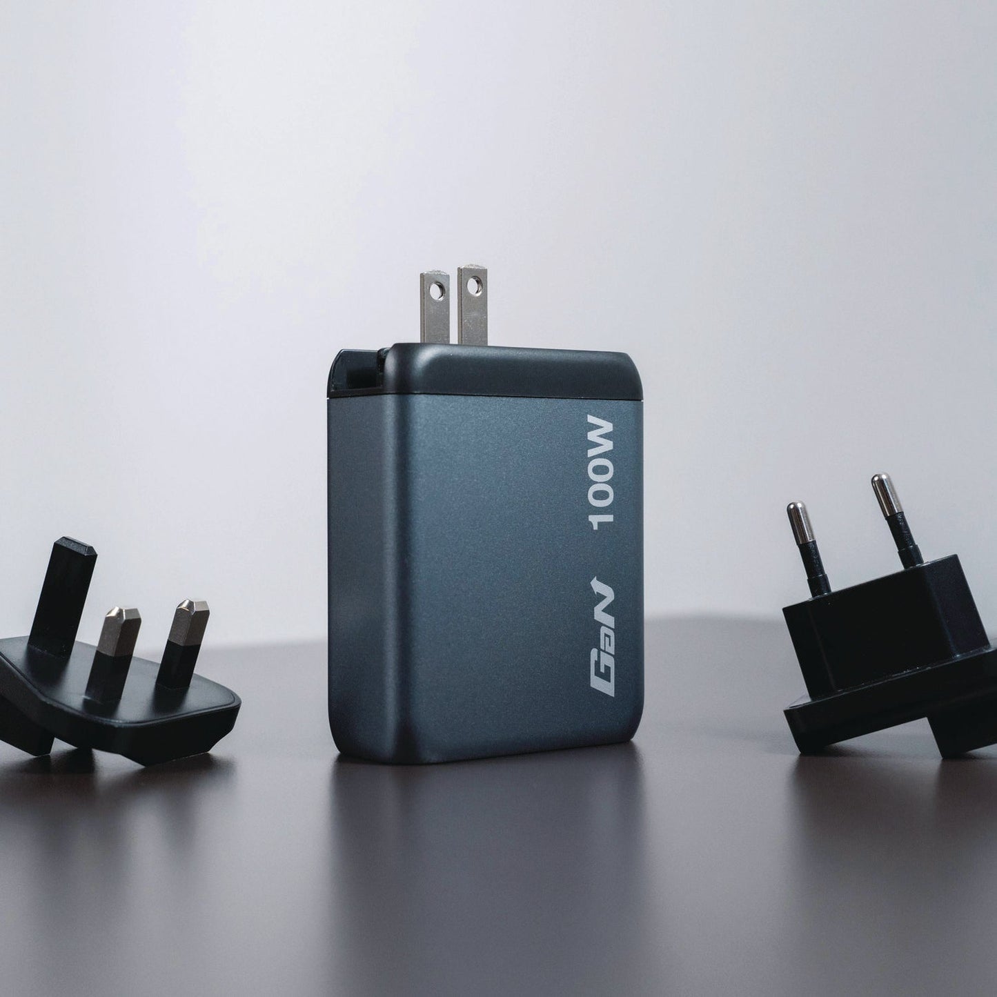 verbatim-100-w-4-port-gan-wall-charger-black-gray-ver32202_7