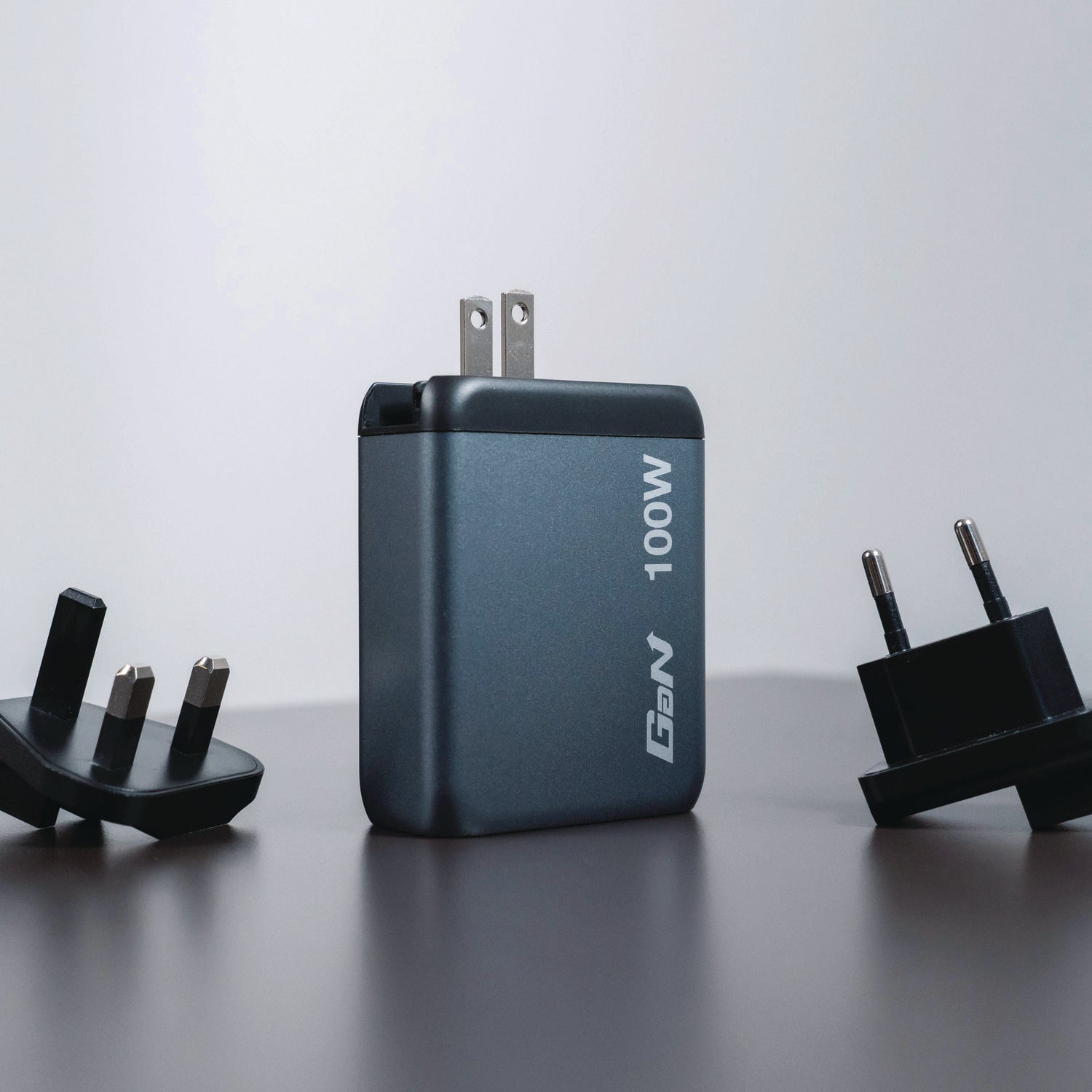 verbatim-100-w-4-port-gan-wall-charger-black-gray-ver32202_7