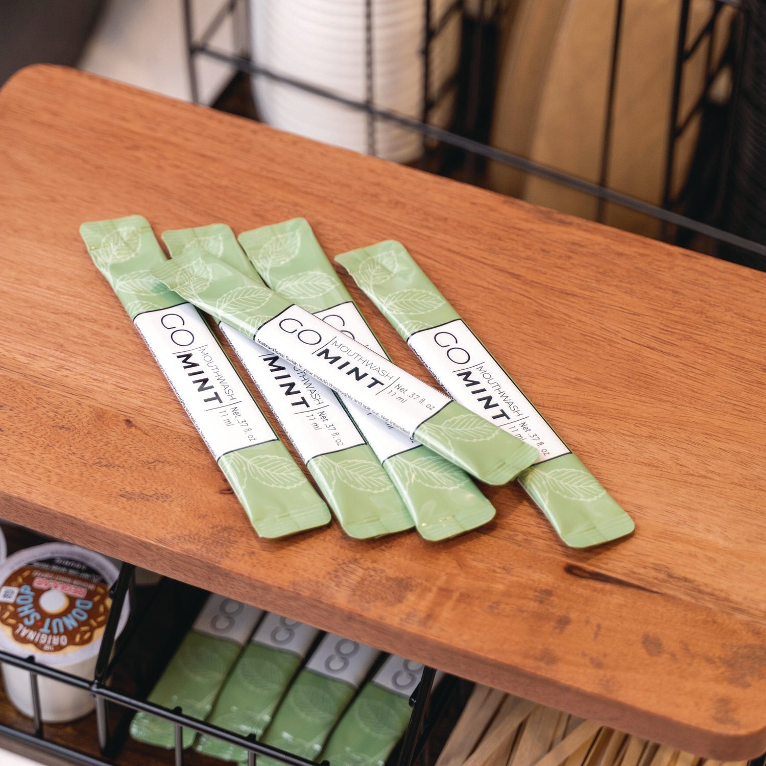 go-mouthwash-individual-mouthwash-packets-mint-flavor-0-37-oz-packet-5-pack-12-packs-box-gmhmw05_4