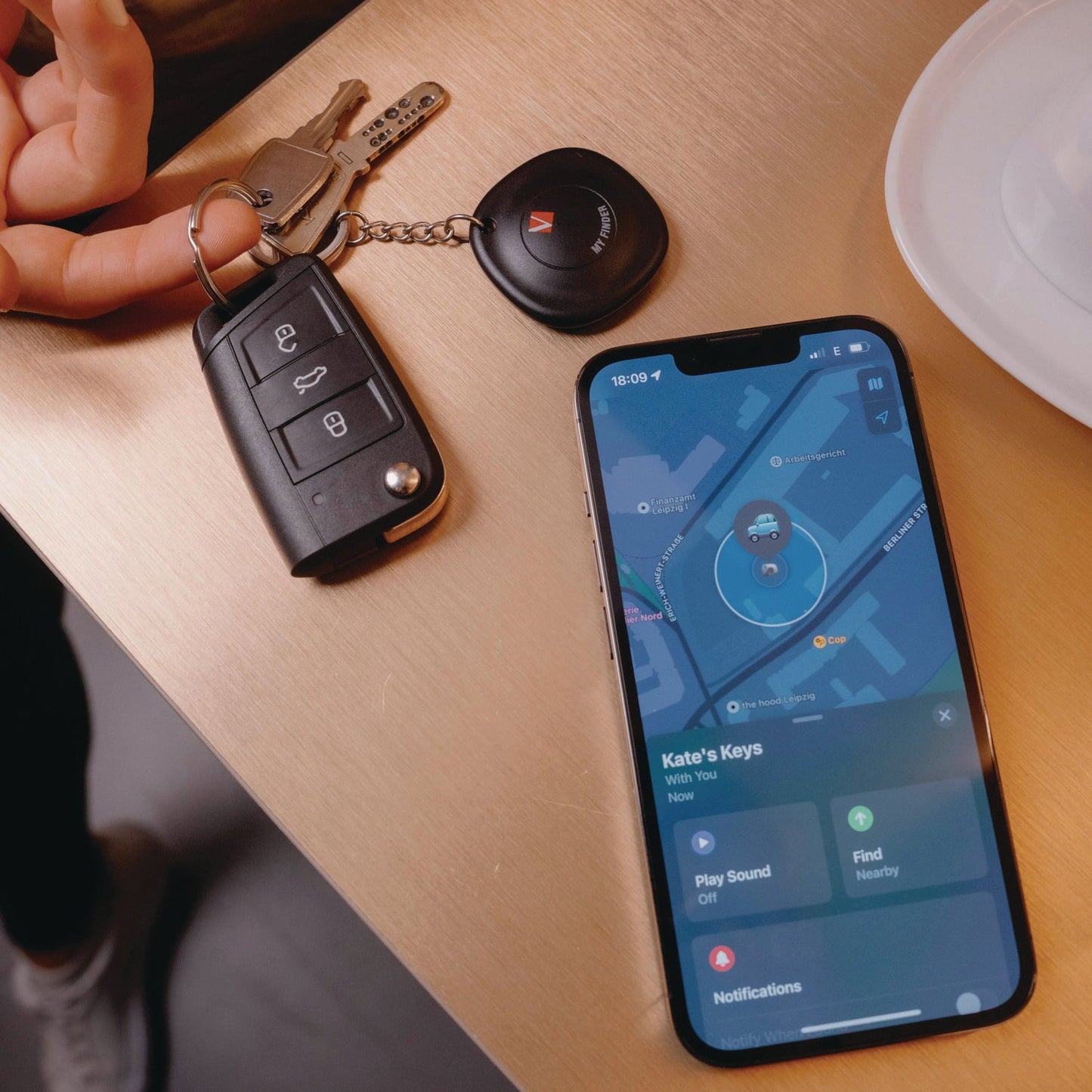 verbatim-r-my-finder-bluetooth-tracker-for-apple-ios-black-ver32130_10