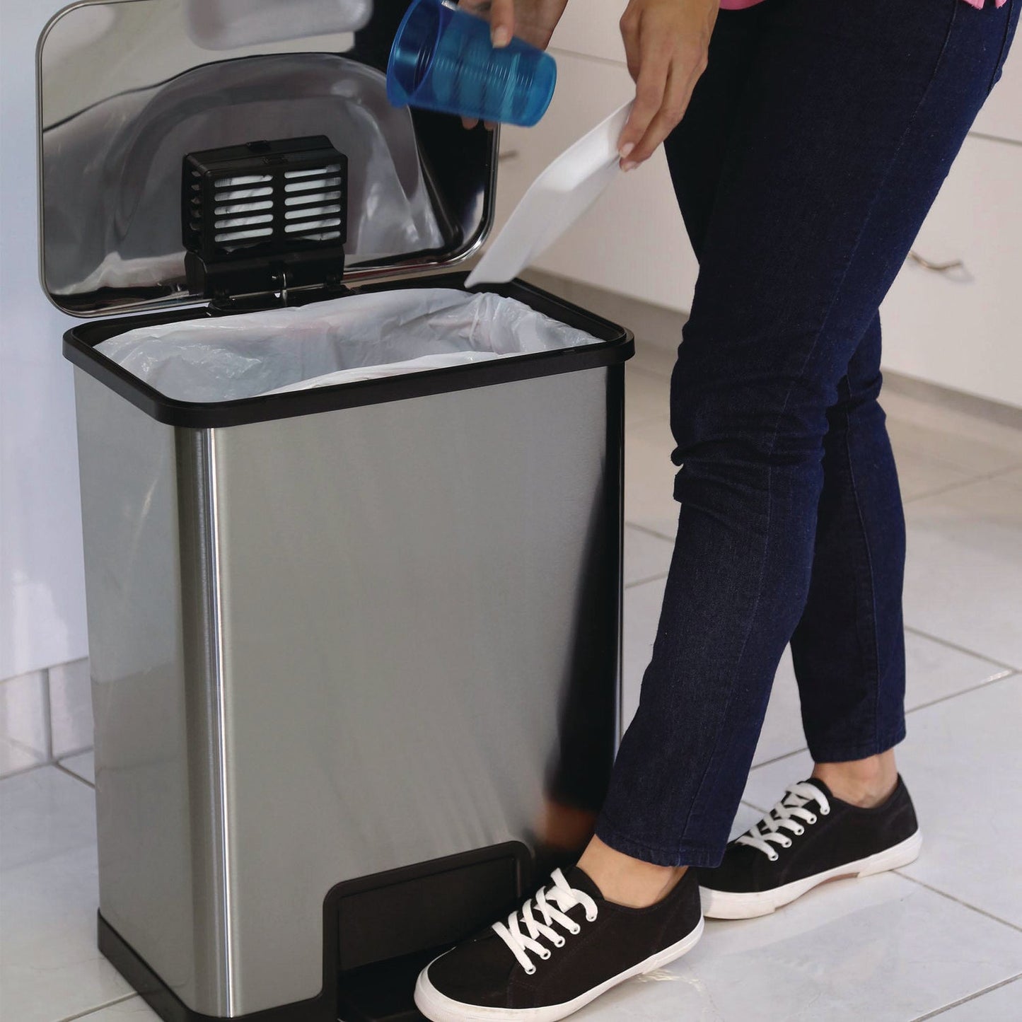 hls-commercial-r-step-pedal-trash-can-with-airstep-technology-13-gal-plastic-stainless-steel-silver-hlmhls13ss_2
