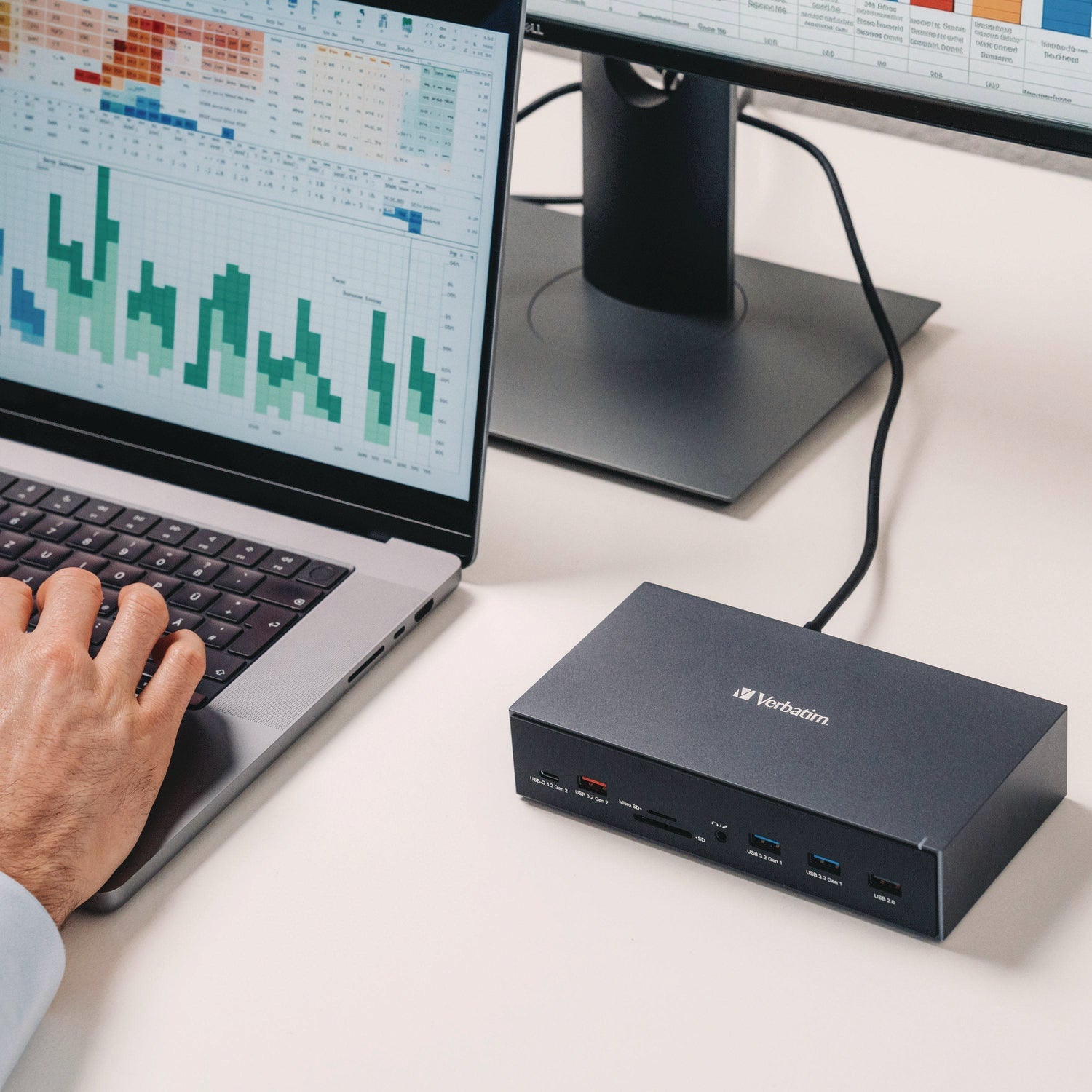 verbatim-usb-c-pro-docking-station-17-in-1-audio-displayport-hdmi-micro-sd-rj45-sd-usb-a-usb-c-gray-ver32172_4
