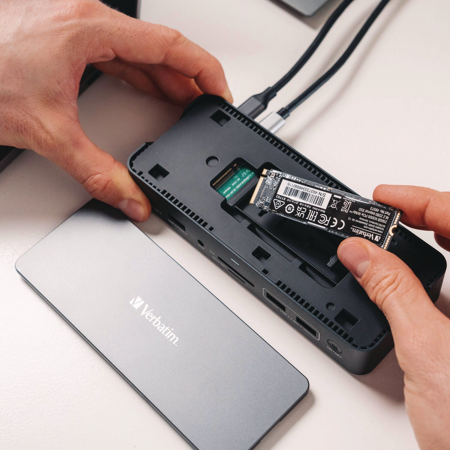 verbatim-usb-c-pro-docking-station-15-in-1-ssd-enclosure-audio-displayport-hdmi-micro-sd-nvme-rj45-sd-usb-a-usb-c-sata-gray-ver32173_6