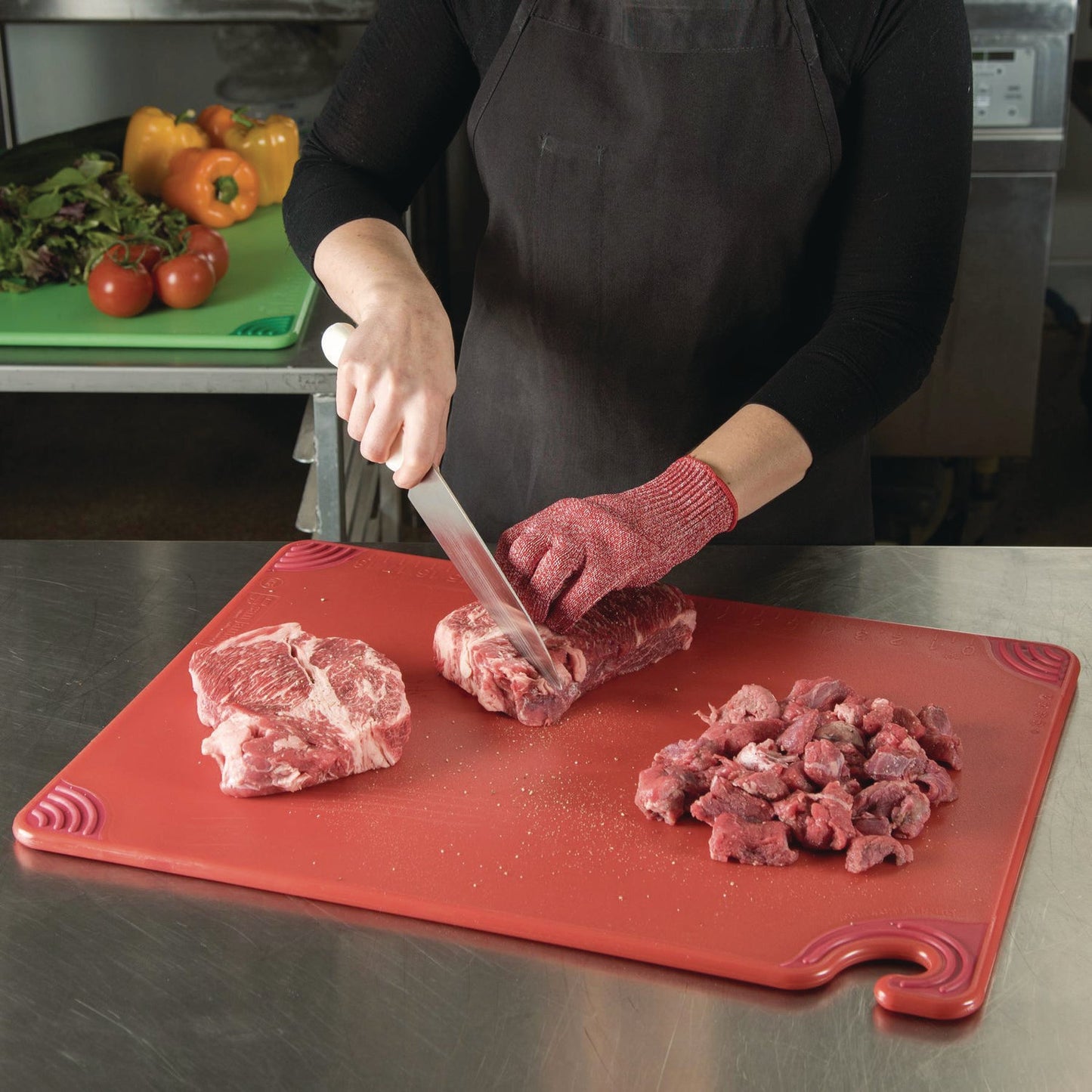 san-jamar-saf-t-grip-cutting-board-plastic-24-x-18-x-0-5-red-sjmcbg182412rd_3