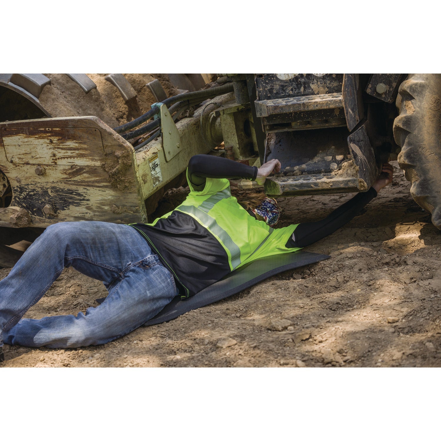 ergodyne-r-glowear-8280bk-class-2-performance-t-shirt-with-black-bottom-8x-large-long-lime-ego22572_3