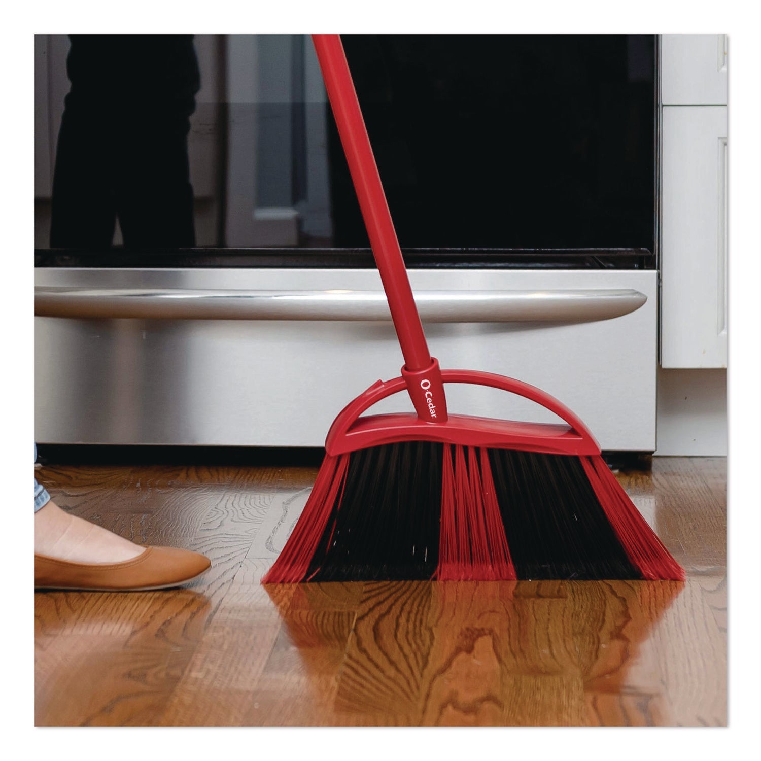 o-cedar-r-one-sweep-large-broom-48-handle-red-black-gray-fhd172163ea_6