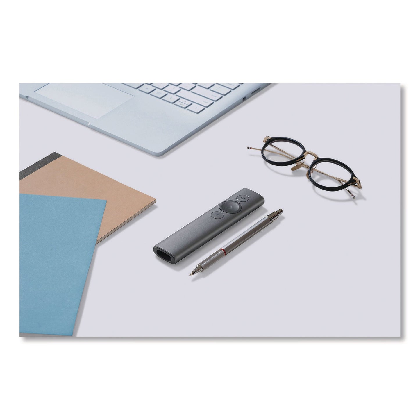 logitech-r-spotlight-presentation-remote-projects-100-ft-slate-log2632837_6