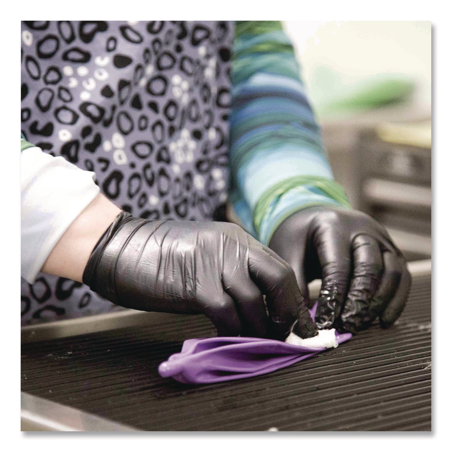 AMMEX® Professional Nitrile Exam Gloves, Powder-Free, Medium, 3 mil Thick, Black, 100/Box (AXCABNPF44100)