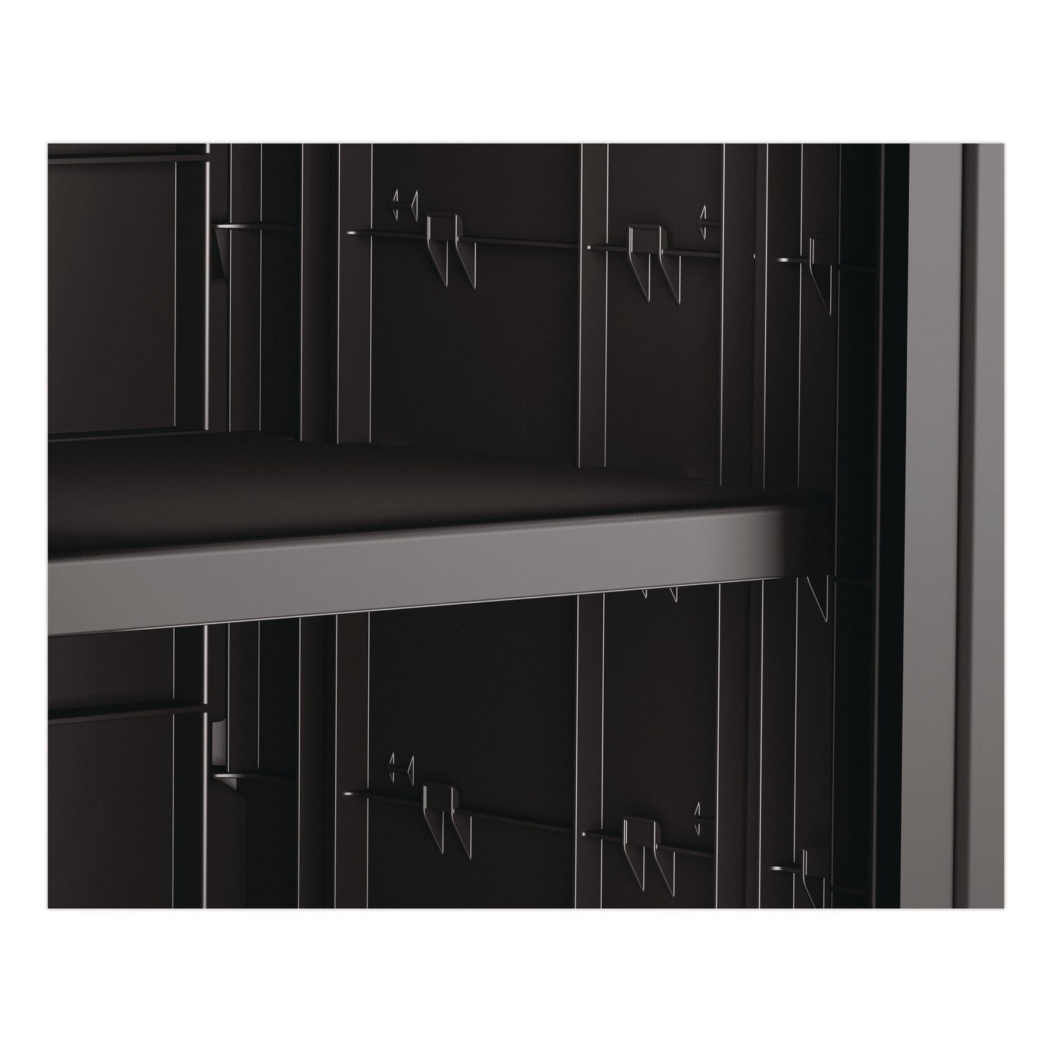 suncast-commercial-r-adjustable-shelf-for-suncast-commercial-full-size-housekeeping-carts-hkc1000-hkc2000-plastic-black-suahkcshelf_4