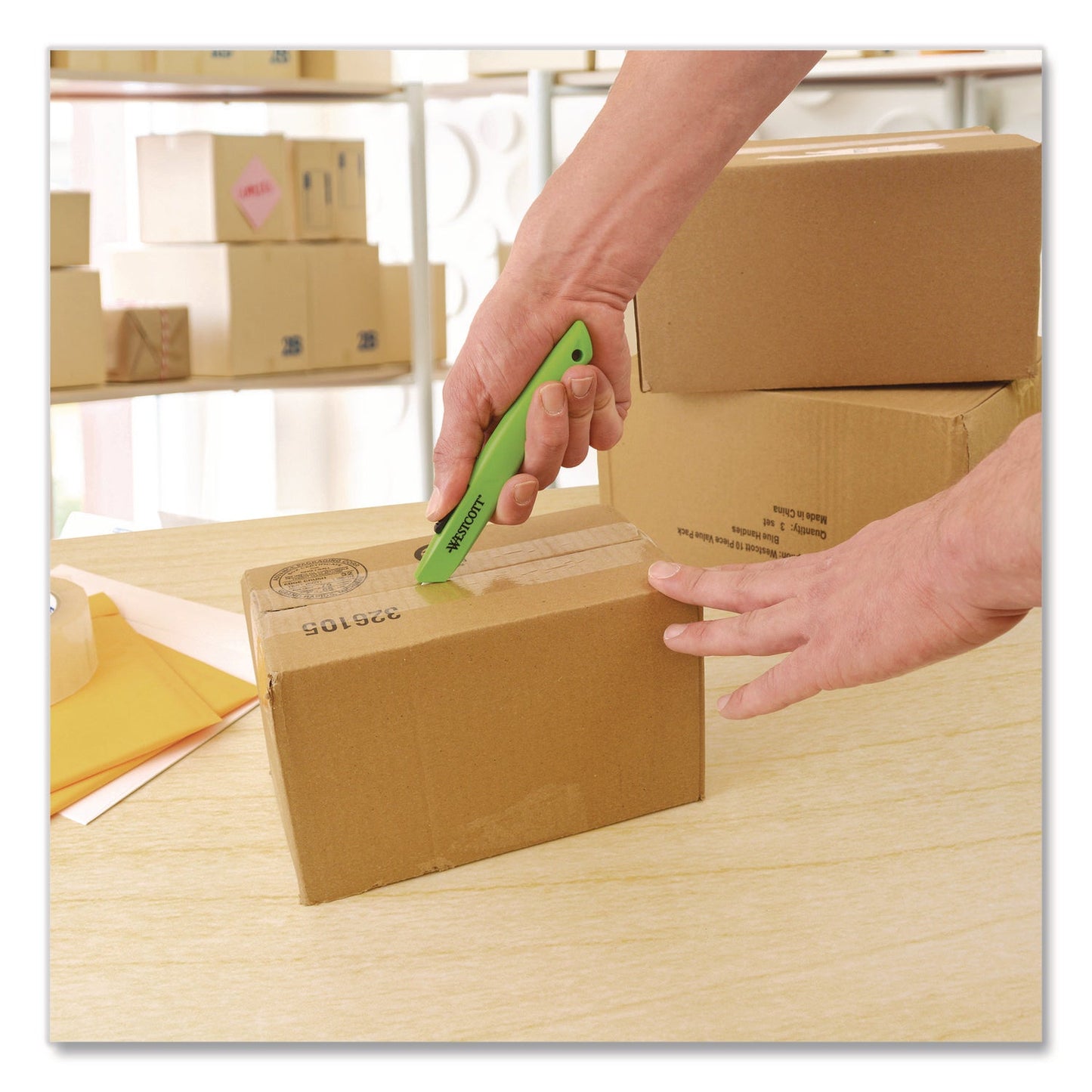 westcott-r-full-size-safety-cutter-abs-handle-green-12-pack-wtc00659_7