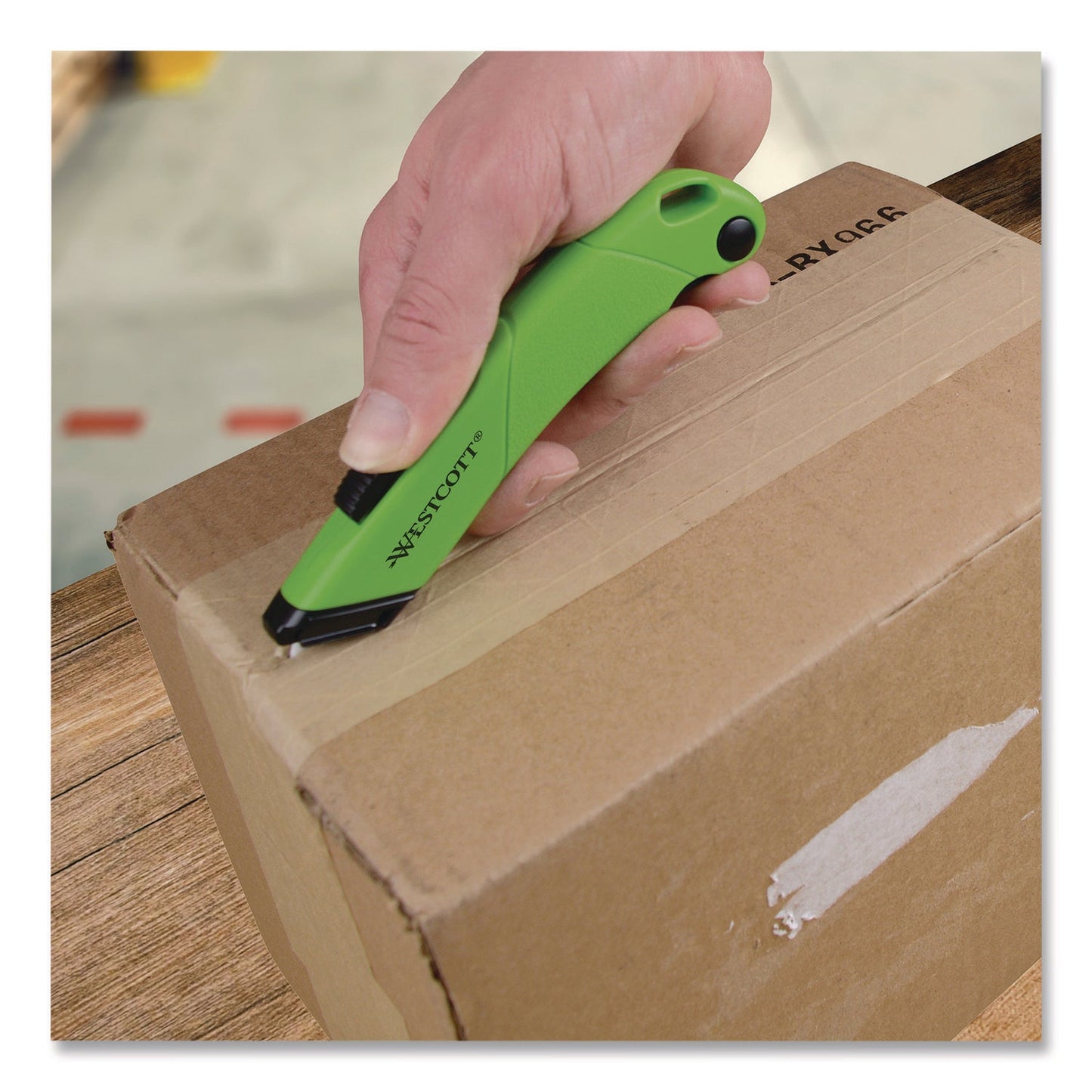westcott-r-ceramic-safety-cutter-with-fold-out-film-cutter-plastic-handle-green-wtc00741_6