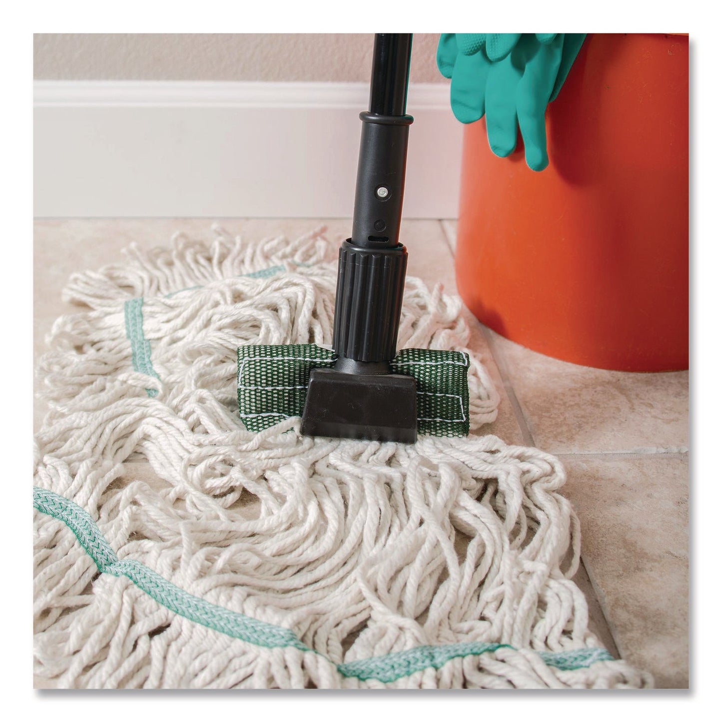 carlisle-vinyl-coated-jaw-style-metal-mop-handle-1-dia-x-60-black-cfs3697000_3