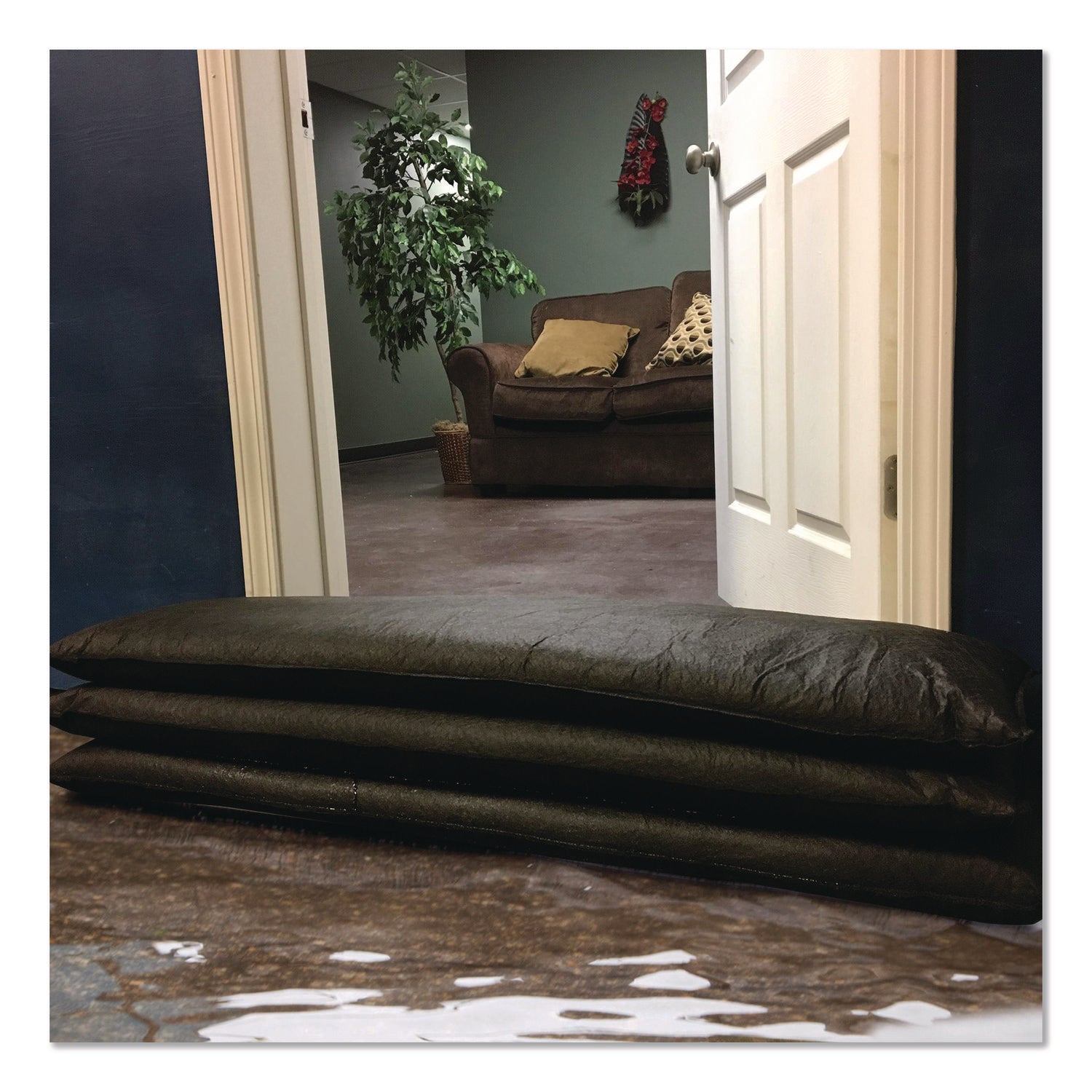 quick-dam-outdoor-grab-and-go-bucket-kit-1-bucket-5-jumbo-flood-bags-qkdqdgg12485_4