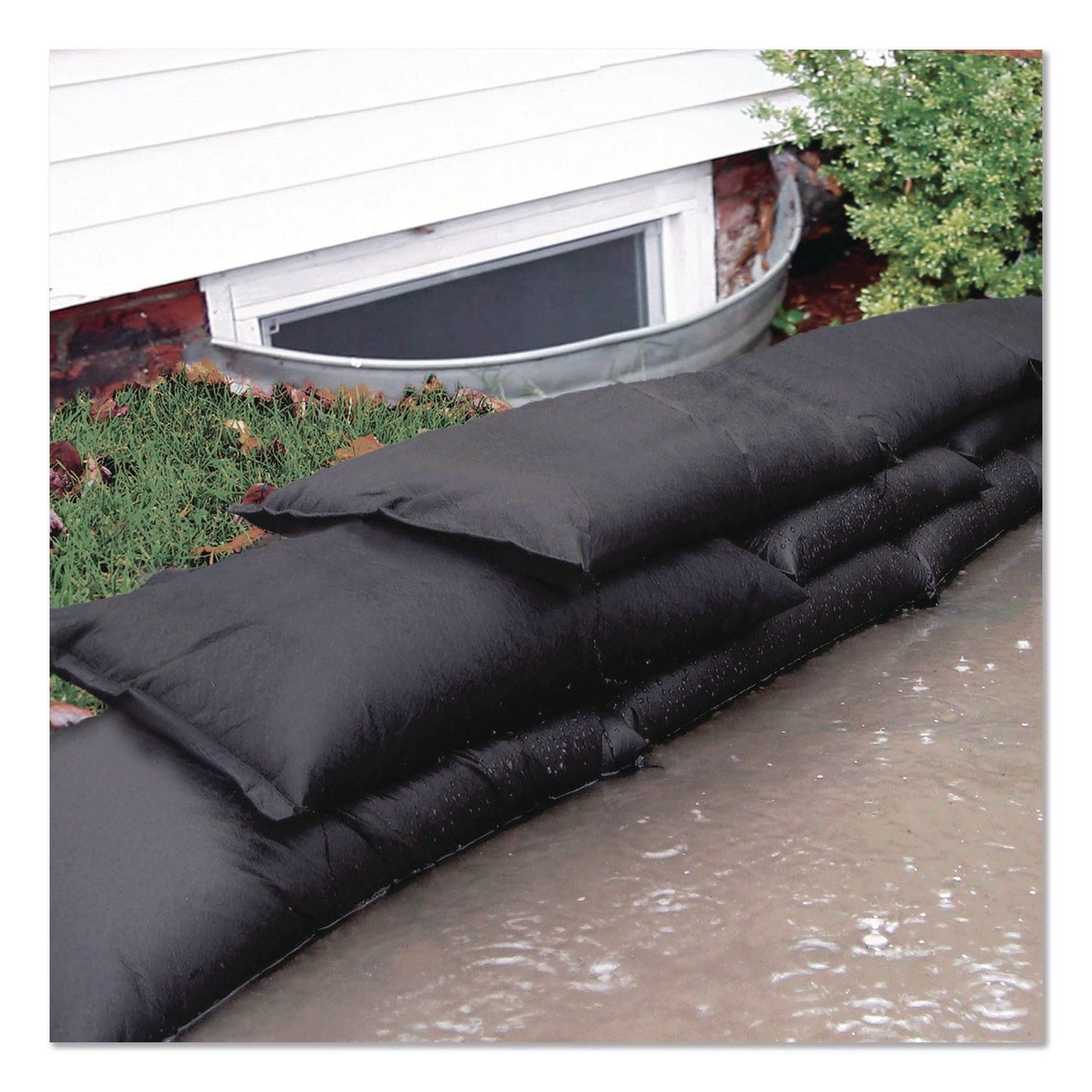 quick-dam-outdoor-grab-and-go-bucket-kit-1-bucket-10-flood-bags-5-flood-barriers-qkdqdggco_4