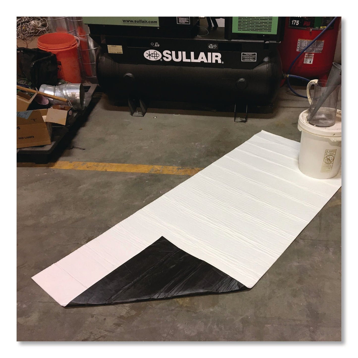 quick-dam-mighty-mat-floor-pads-20x-its-weight-32-x-78-qkdmfphc32781_5