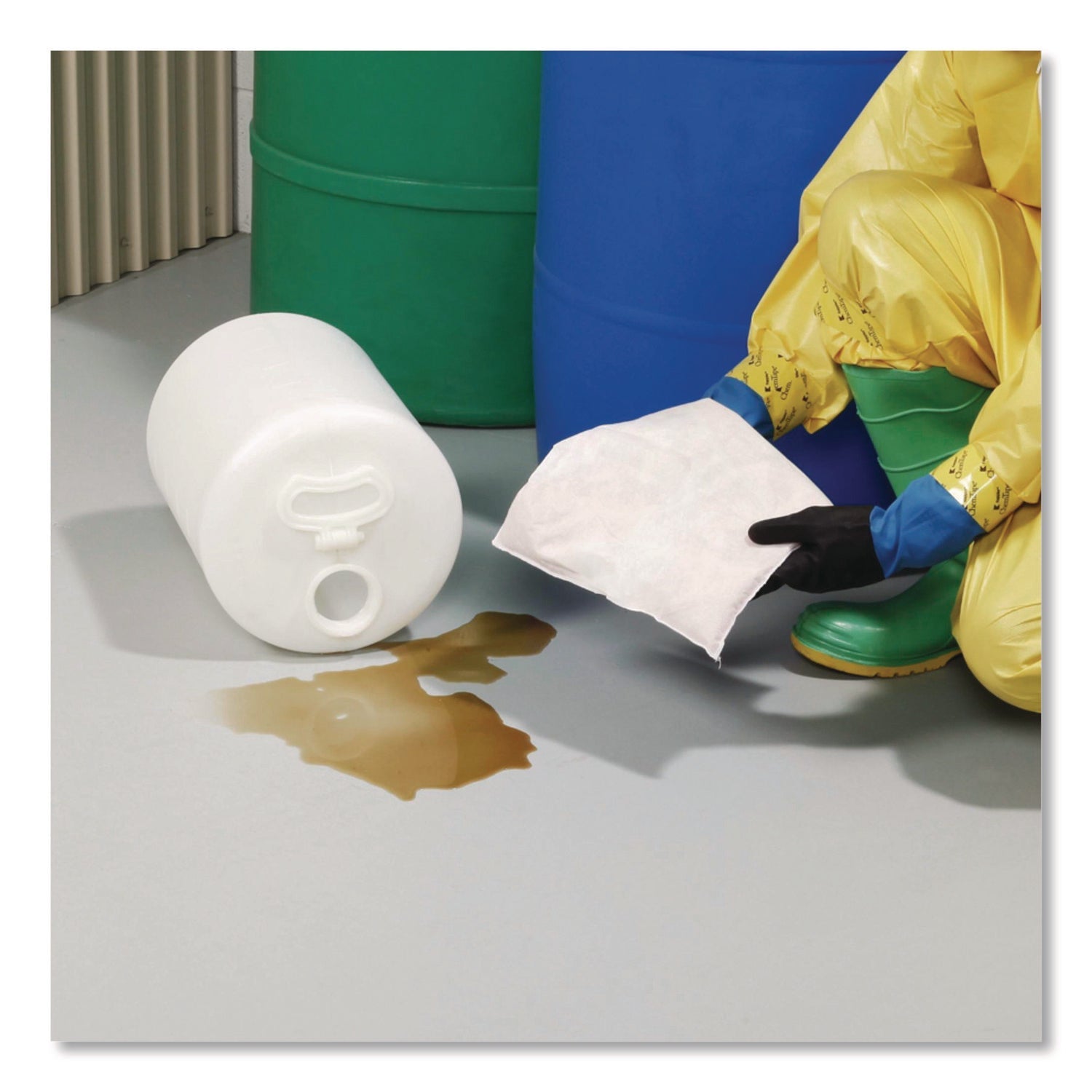 quick-dam-acid-neutralizing-pillows-0-45-l-to-2-26-l-12-x-12-4-box-qkdpan12124_5