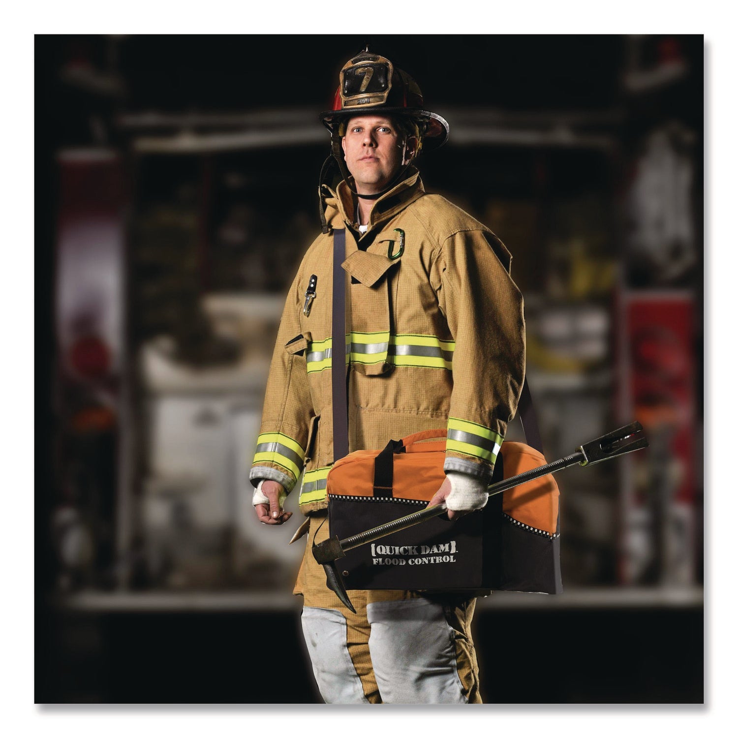 quick-dam-flood-barrier-duffel-bag-kit-1-duffel-4-17-ft-flood-barriers-qkdqdduff174_3