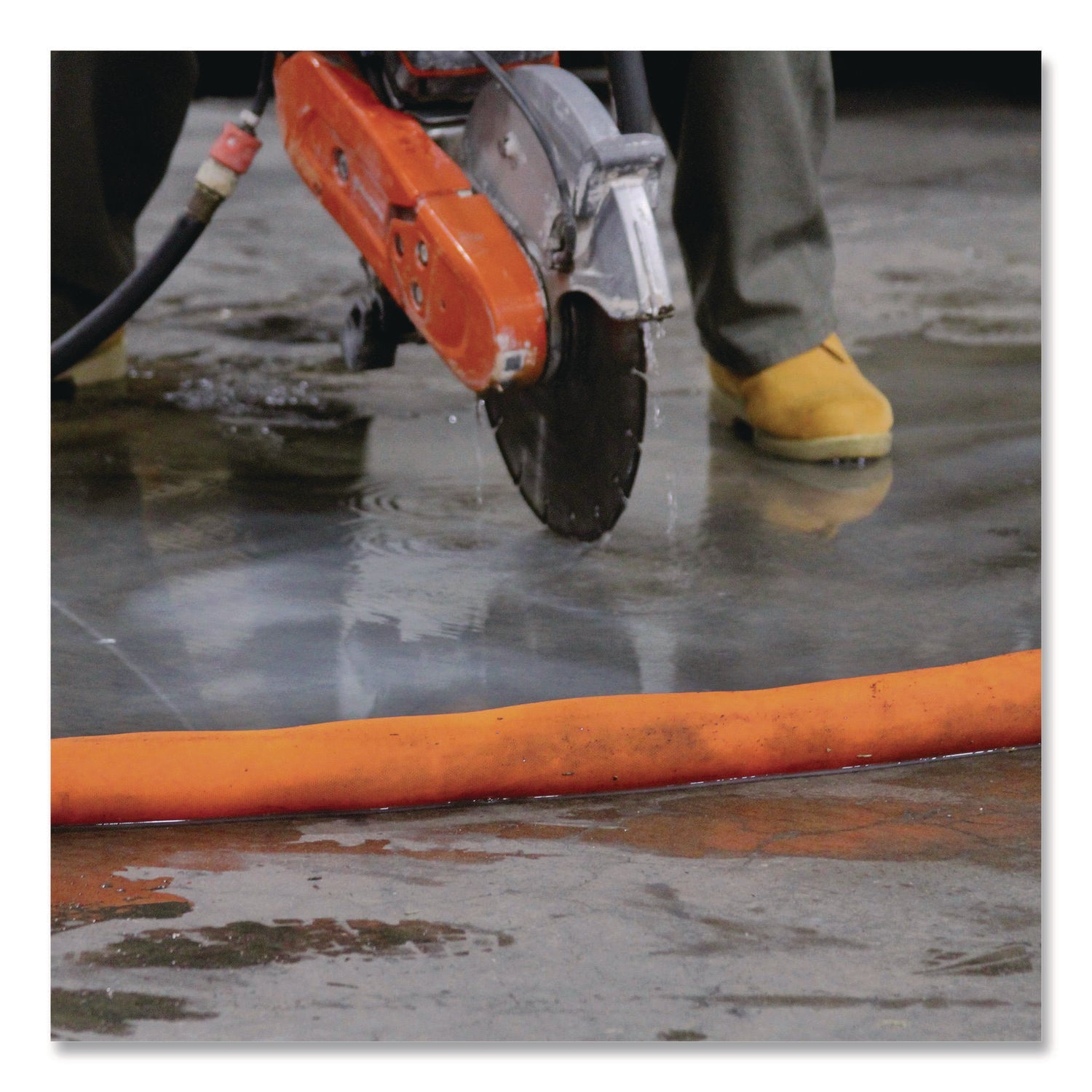 quick-dam-water-dams-2-5-x-8-ft-x-2-5-qkdwub281es_10