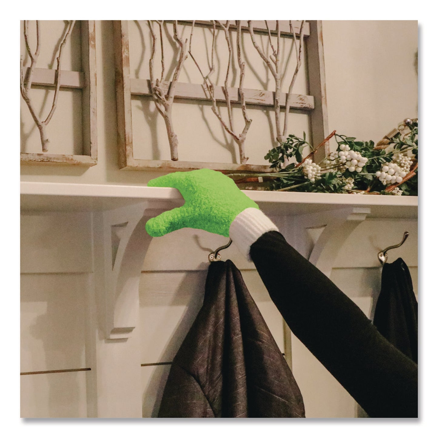 tidyups-microfiber-dusting-gloves-green-with-white-cuffs-2-gloves-ch7tu05718_3