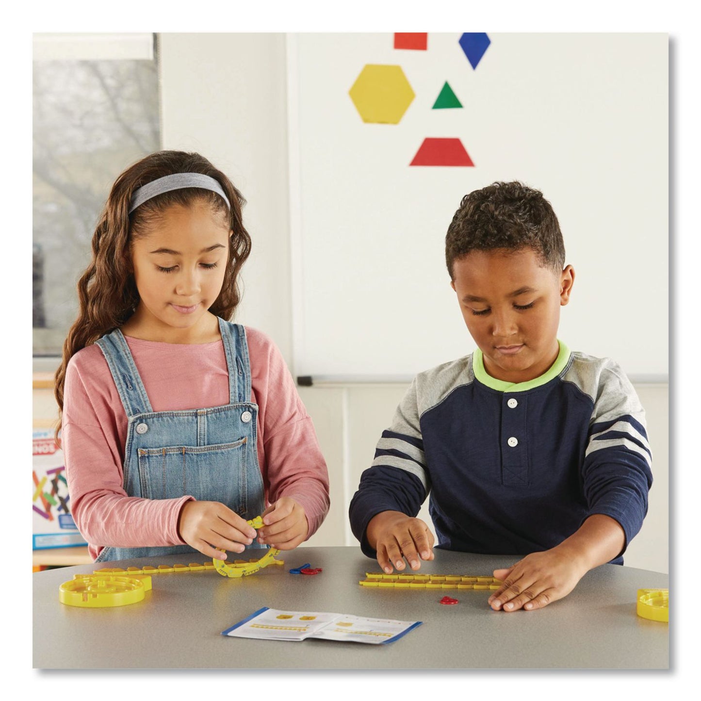 hand2mind® NumberLine Clock Set, Grades K to 4, 6 Pieces (HDM92287)