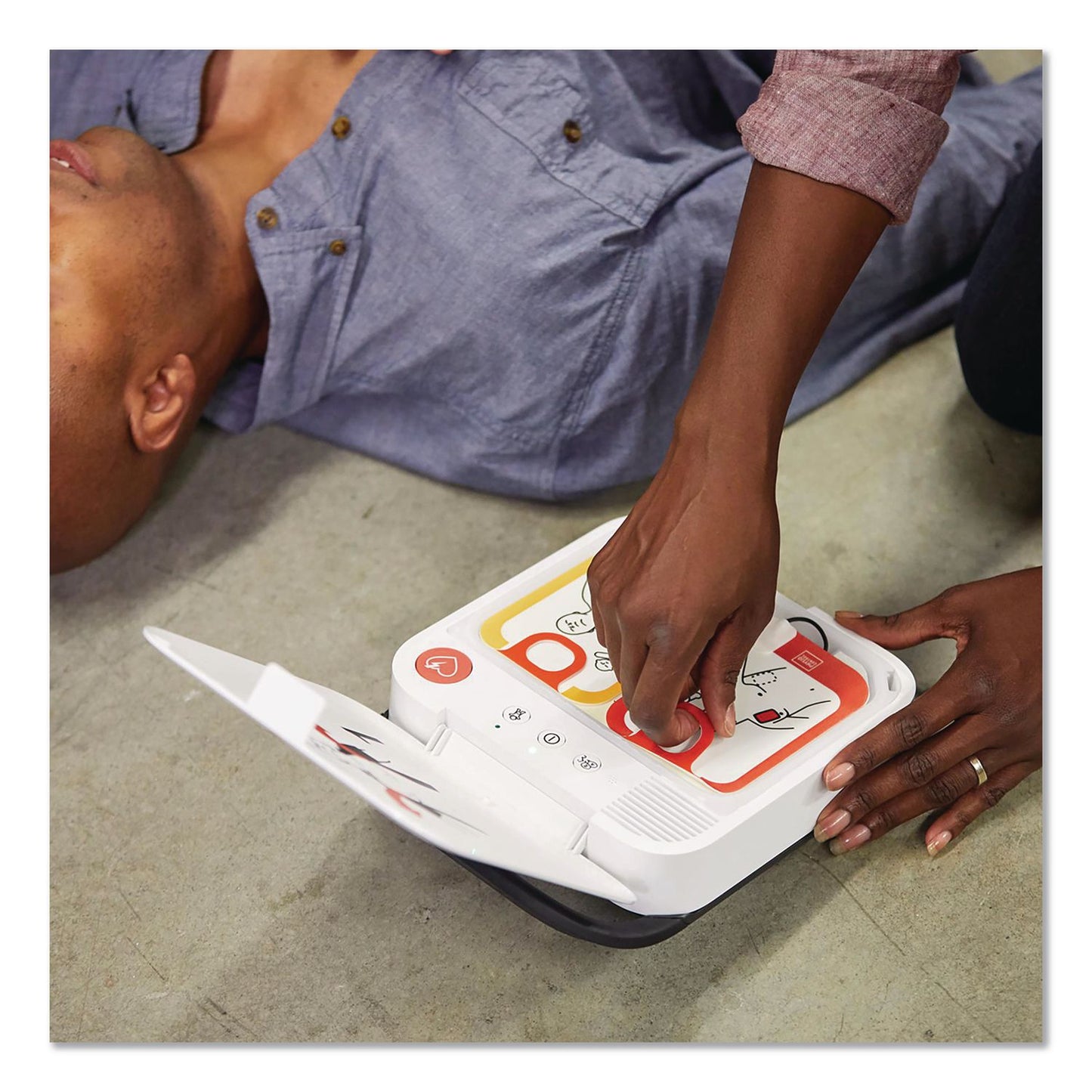 CARDIACT™ LIFEPAK CR2 Wi-Fi Defibrillator, Fully Automatic, English/Spanish, Handle (AOH99512001268)