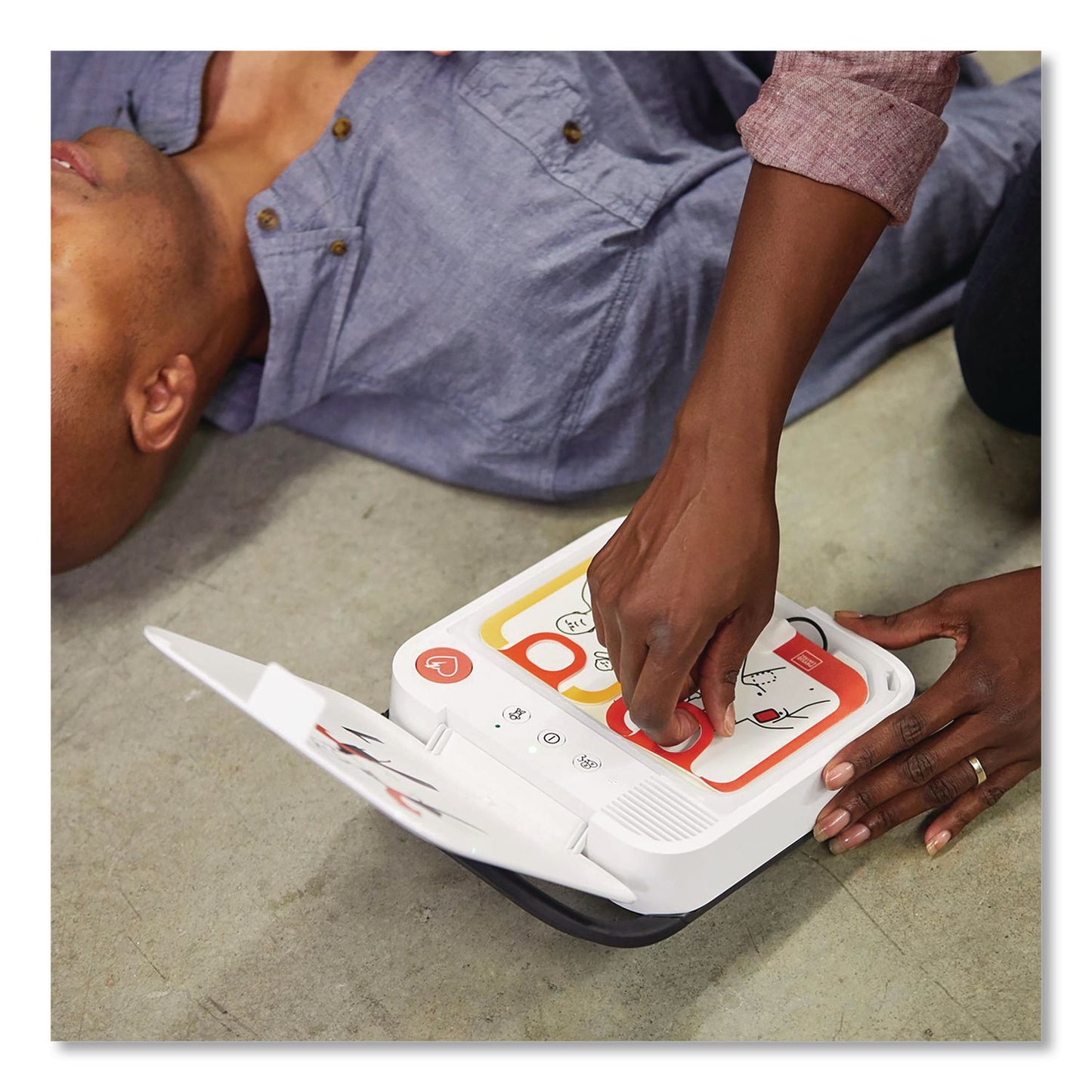 CARDIACT™ LIFEPAK CR2 Cellular Defibrillator, Fully Automatic, English/Spanish, Handle (AOH99512001714)