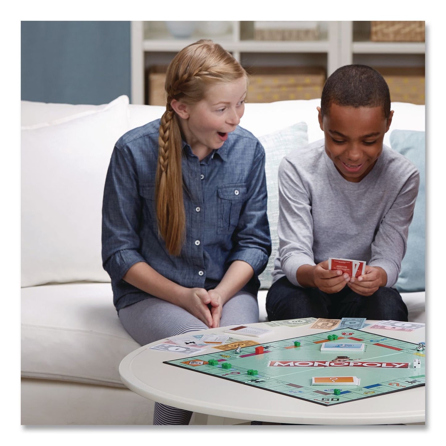 Hasbro Monopoly New Edition Classic Board Game, 2 to 8 Players, Ages 8 and Up, 117 Pieces (HSBC1009)