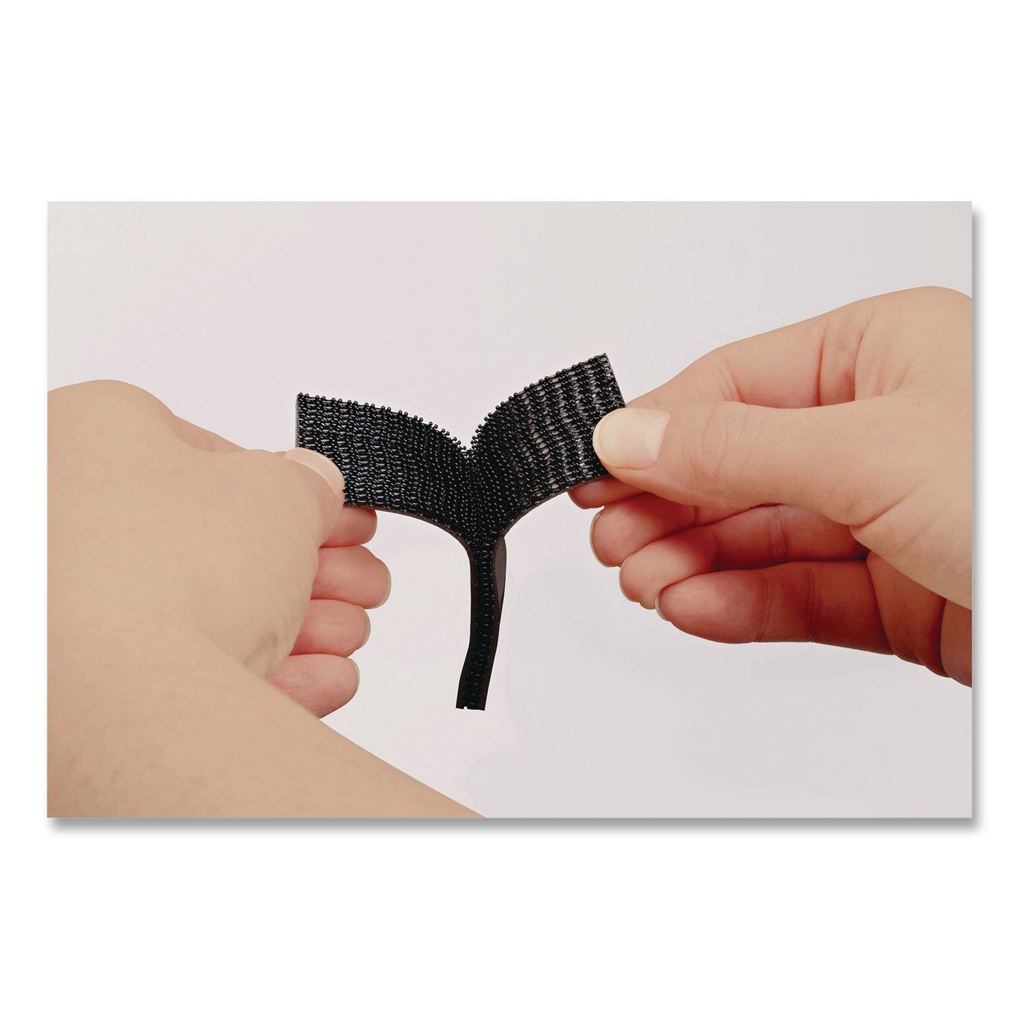 Scotch™ Extreme Fasteners, 1" x 3", Black, 2 Sets of Strips/Pack (MMMRF6731)