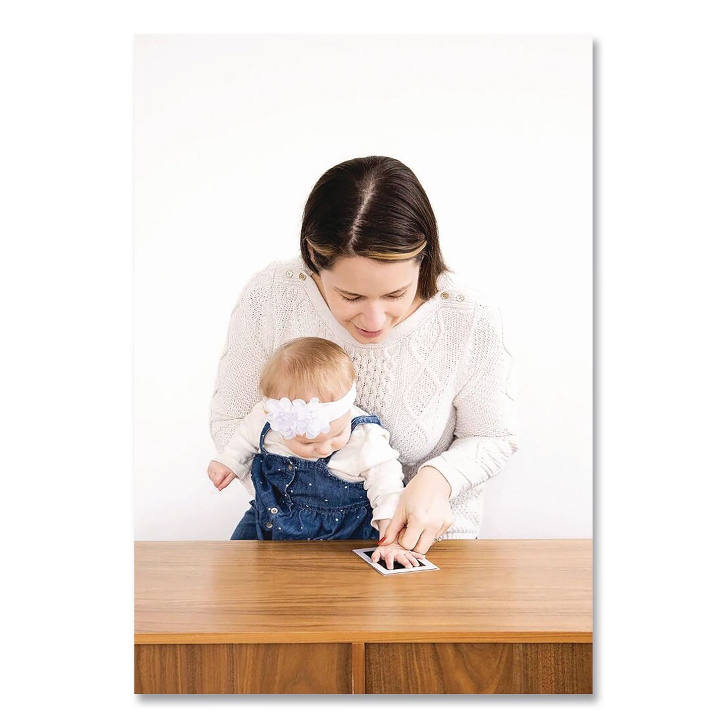 pearhead® Babyprints Clean-Touch Ink Pad, Newborn Size Accommodates Hand/Feet Up to 2.25" x 3.5", Clean-Touch Ink Pad/(2) Imprint Cards (PEH00007)