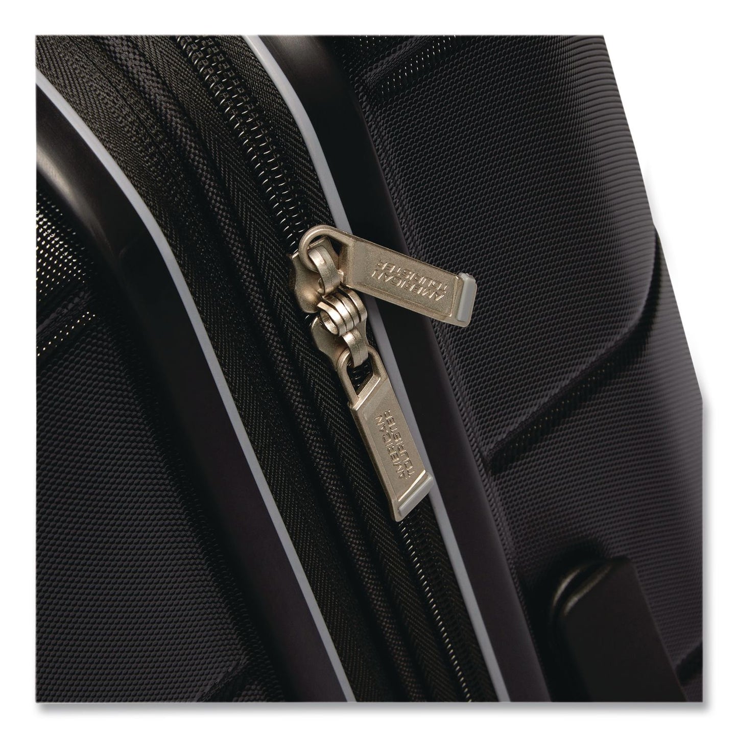 AMERICAN TOURISTER Stratum 2.0 Hardside Spinner Suitcase, 15 x 9.5 x 22, Jet Black (SML1423481465)