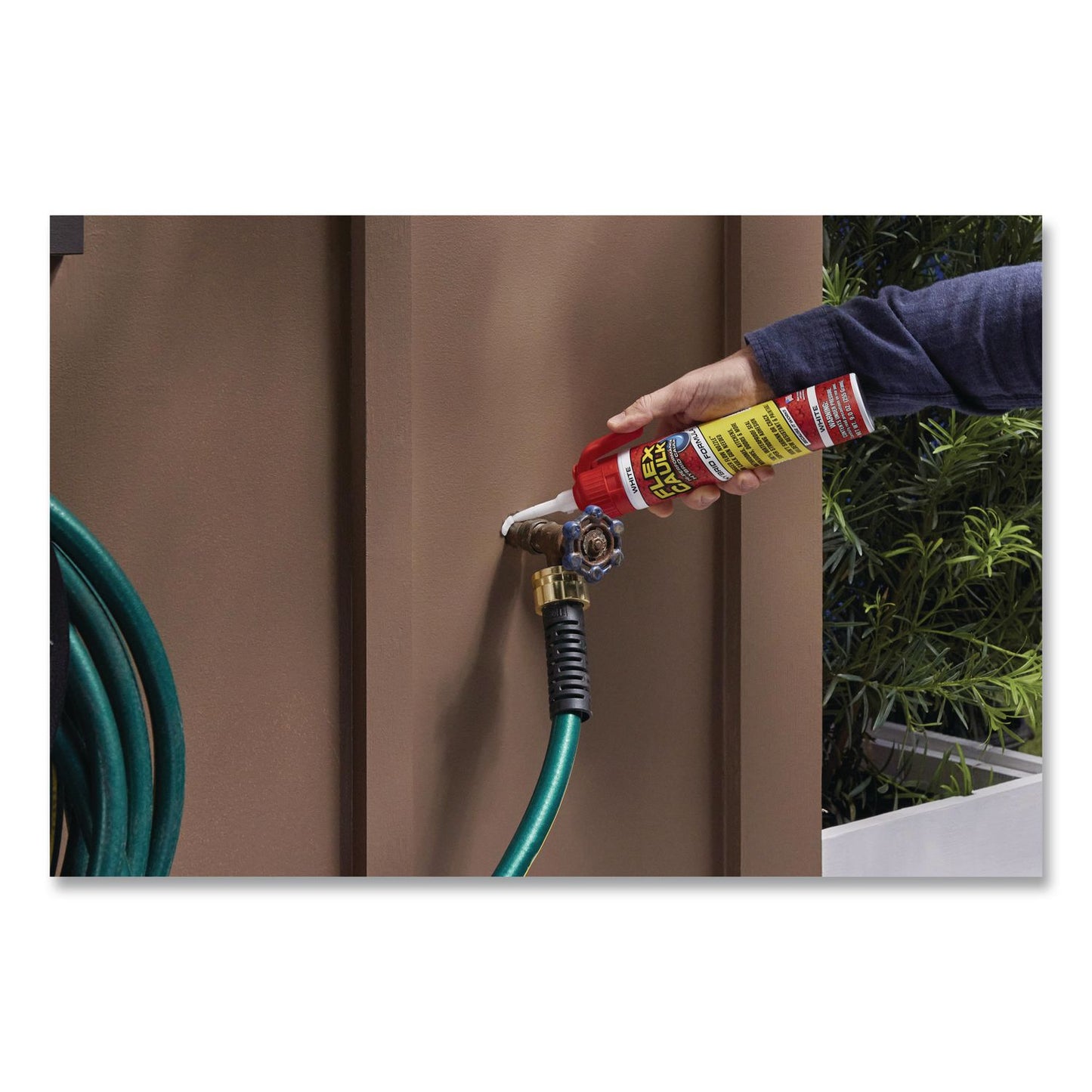 Flex Seal Products® Flex Caulk Hi-Performance Hybrid Caulk, 9 oz Aerosol Can, Dries White, 4/Carton (FSGCFSWHTR675)