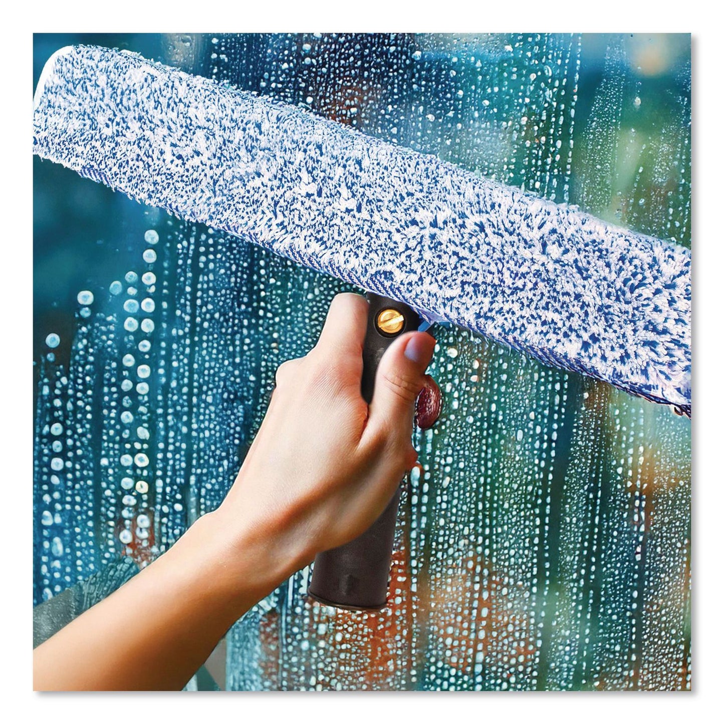 Gritt Commercial Pro Window Washing Kit with Squeegee, Washer and 20" Pole, 18" Wide Blade (GCEGRI13818)