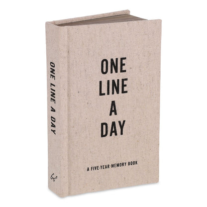 CHRONICLE BOOKS Guided Journal: One Line a Day, A Five-Year Memory Book, Tan Cover, (372) 6.12 x 3.75 Sheets (CHB978145217479)