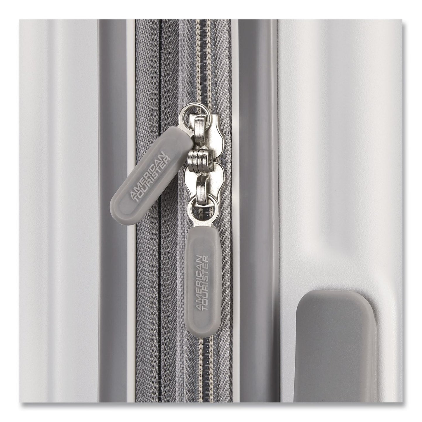 AMERICAN TOURISTER My AT Carry-On Hardside Spinner Suitcase, 9.5 x 15 x 22, White (SML1526001908)