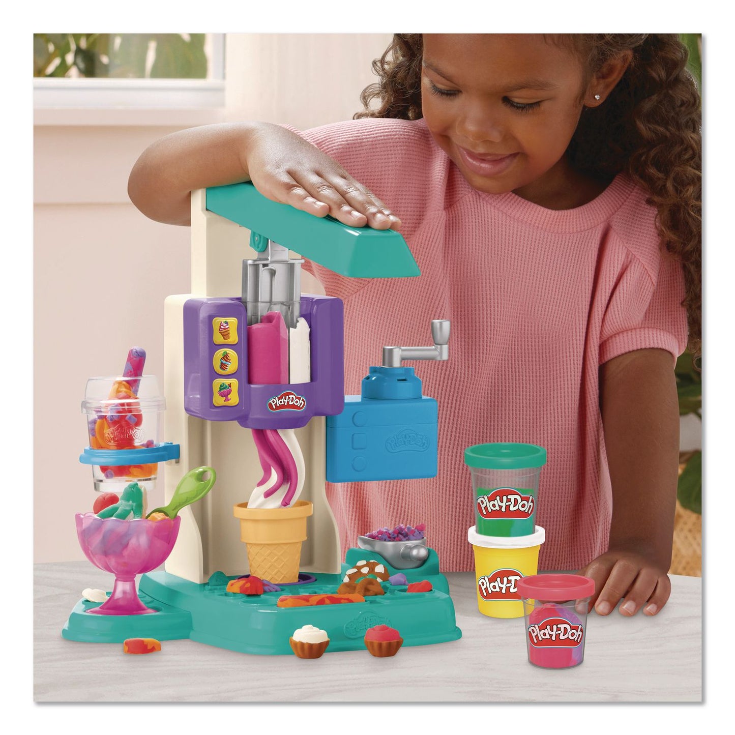 Hasbro Play-Doh Rainbow Swirl Ice Cream Playset (HSBG0028)