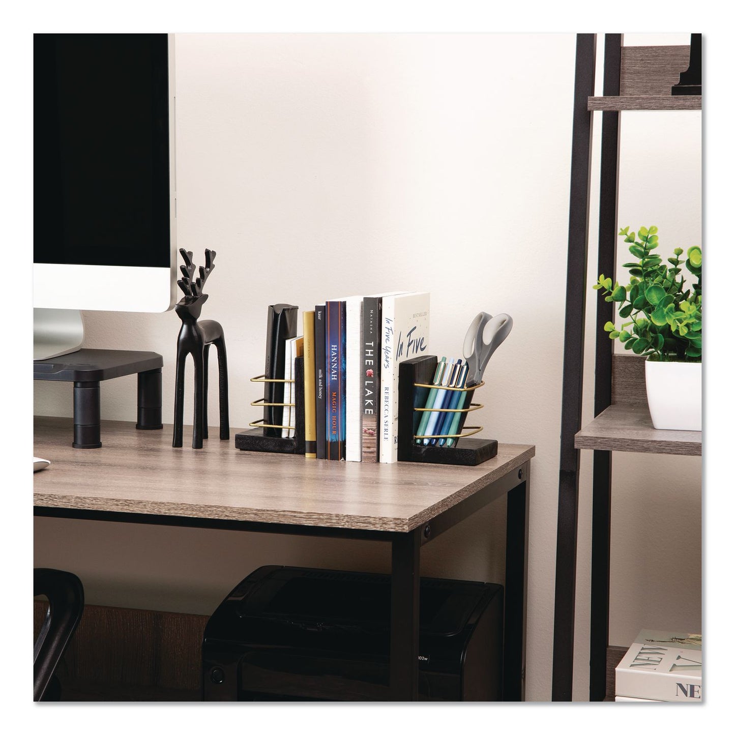 Mind Reader Wood Decorative Basket Bookends, Nonslip Base, 4 x 4 x 5, Wood/Metal, Brown/Gold (EMSBOOKBASK2BLK)