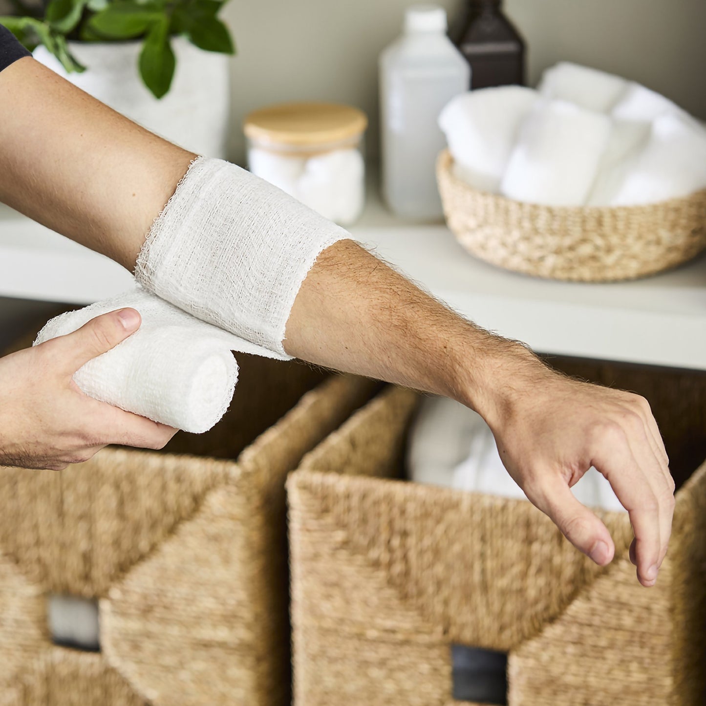 CareStock™ Fluff Dressing 4-1/2 Inch X 4-1/10 Yard 6-Ply NonSterile 100 per Case (1242212_CS)