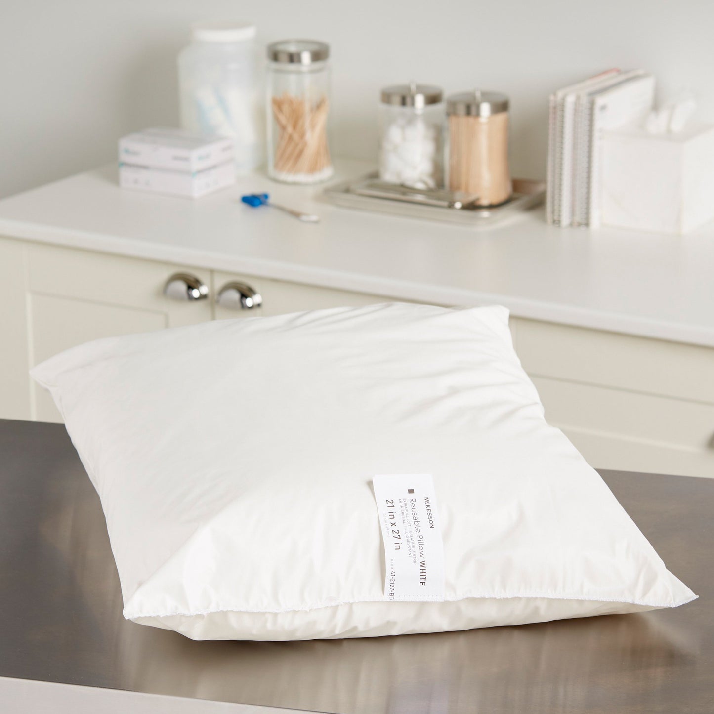 McKesson Bed Pillow 21 X 27 Inch White Reusable (939587_EA)