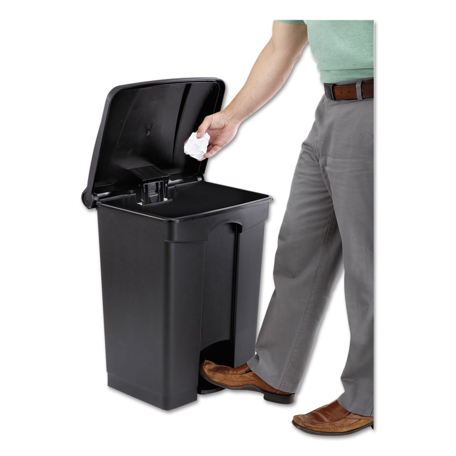 safco-large-capacity-plastic-step-on-receptacle-num-saf9922bl_3