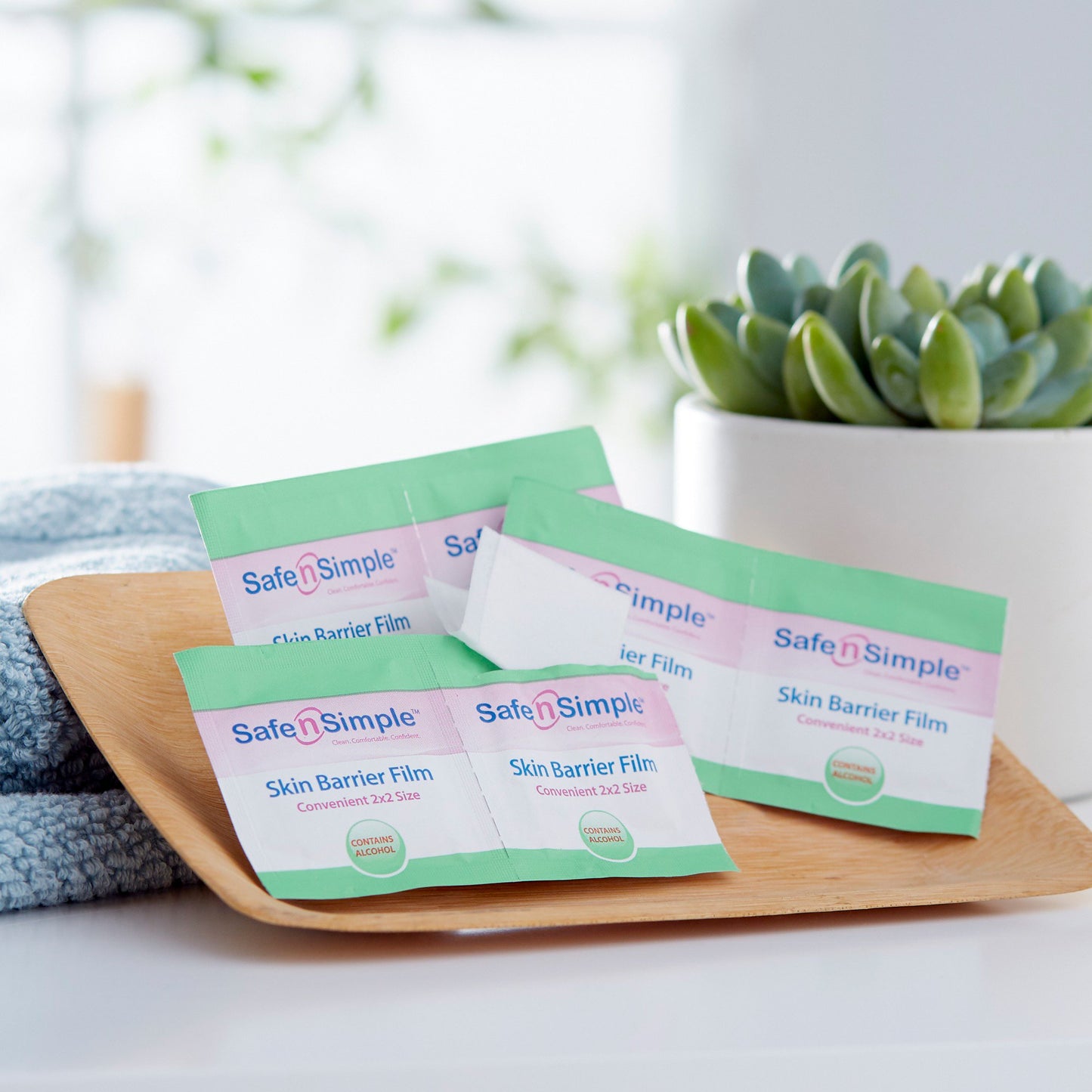 Safe N Simple™ Skin Barrier Wipe 43% / 20% Strength Isopropyl Alcohol / Butyl Ester of PVM/MA Copolymer Individual Packet NonSterile (895485_EA)
