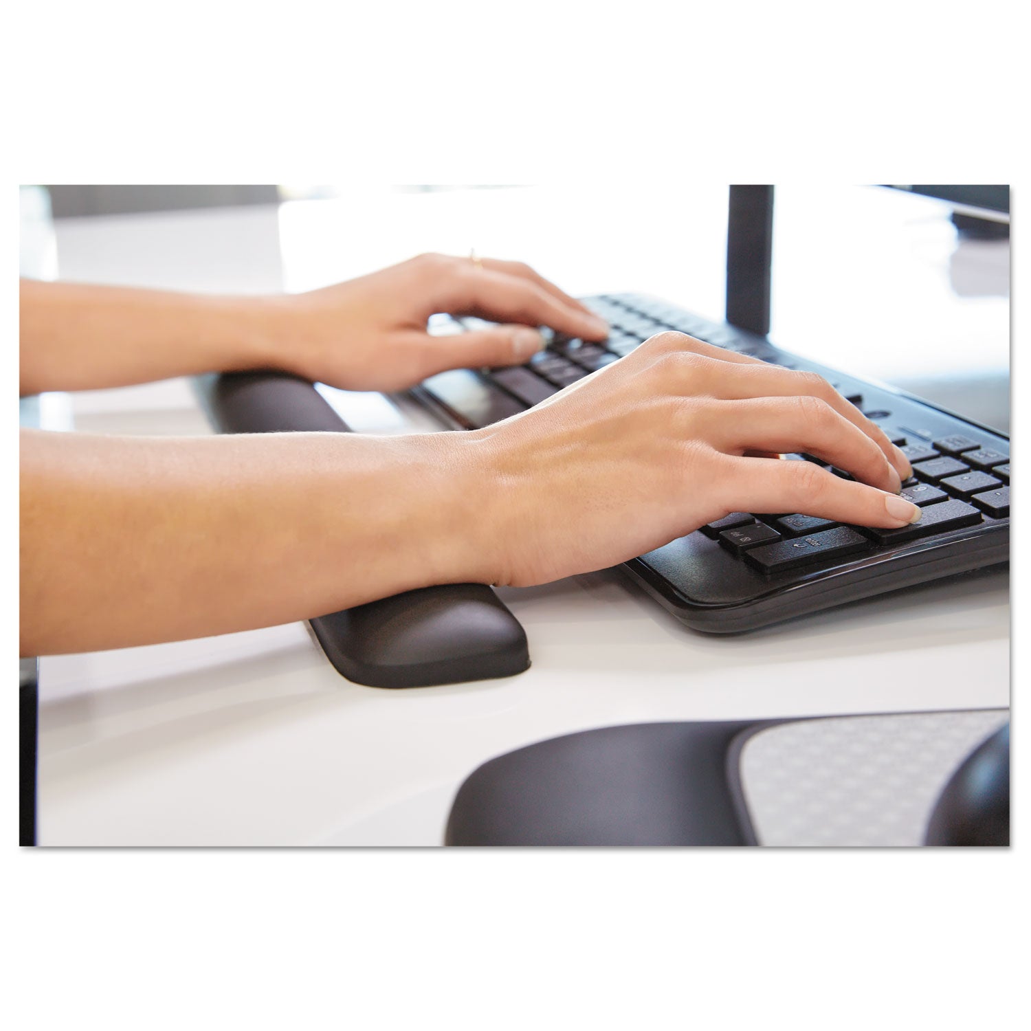 3m-gel-wrist-rest-for-keyboards-num-mmmwr85b_6