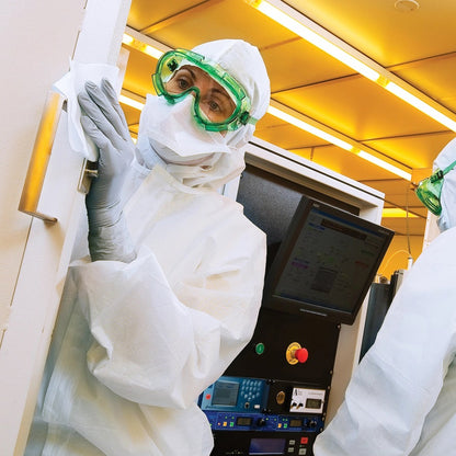 KIMTECH PURE W4 Cleanroom Wipe ISO Class 4 100 Count Double Bag 9 X 9 Inch NonSterile Disposable (566444_CS)