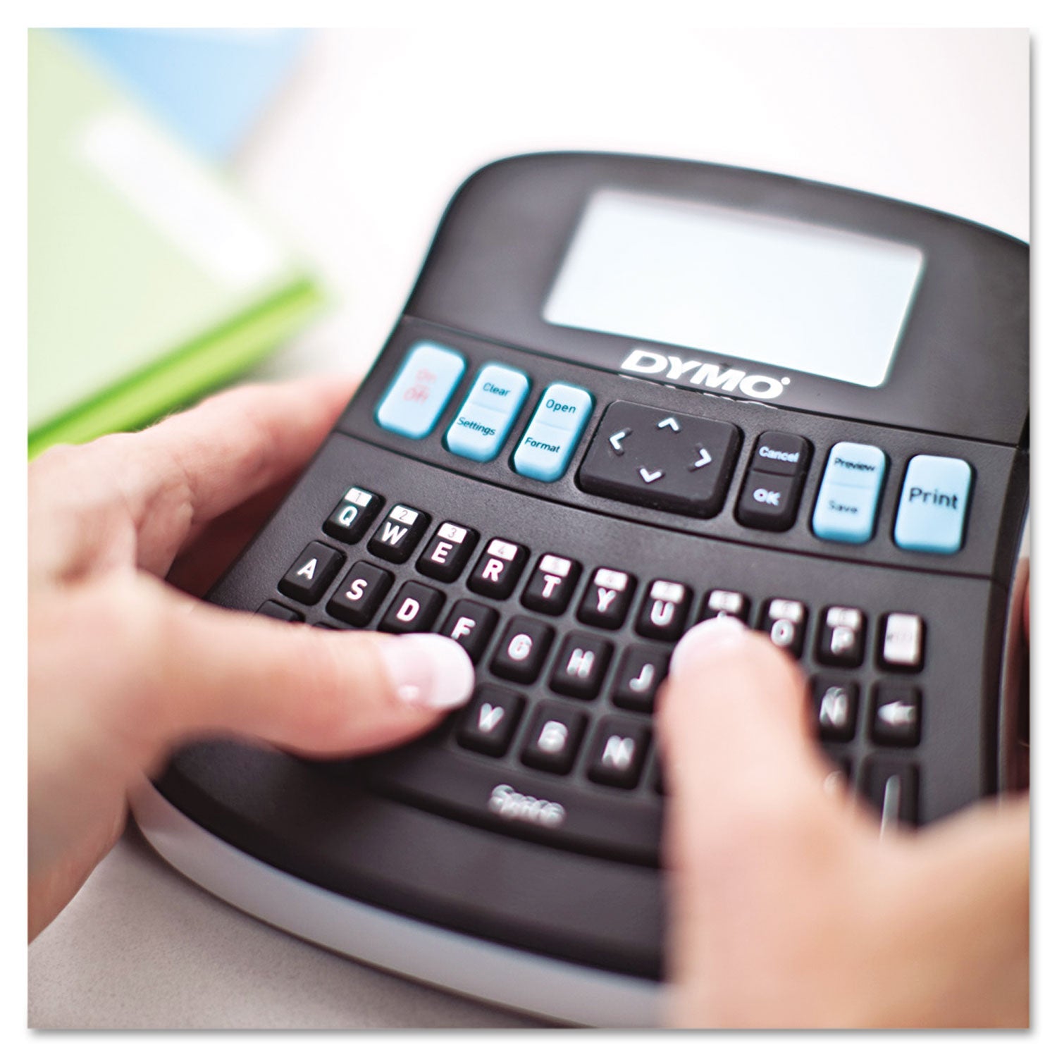 dymo-labelmanager-210d-label-maker-num-dym2175085_2