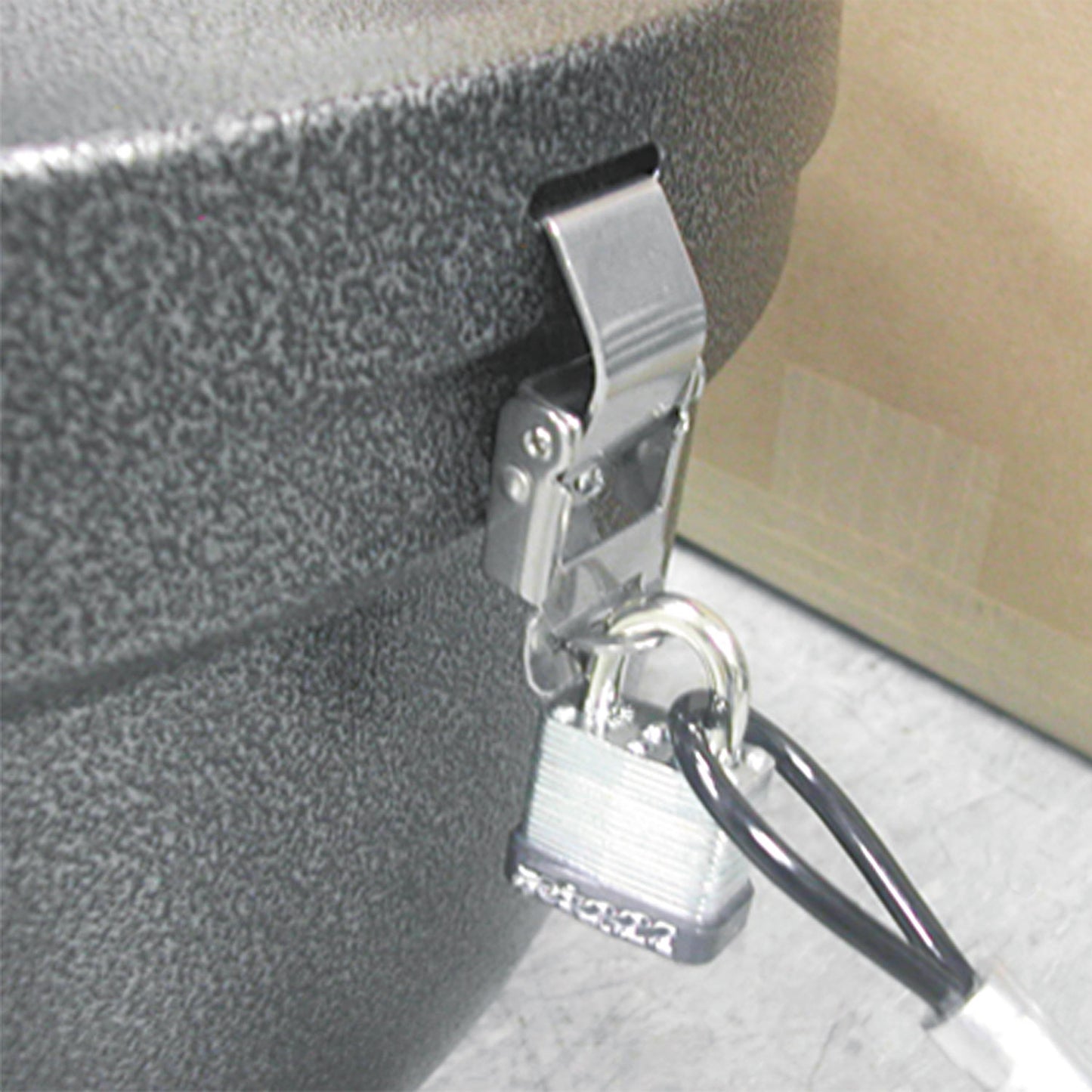 Ex-Cell Smokers' Oasis Lock Kit, 48" Plastic-Coated Steel Cable with Lock/Key (EXCSRSLCKKIT)