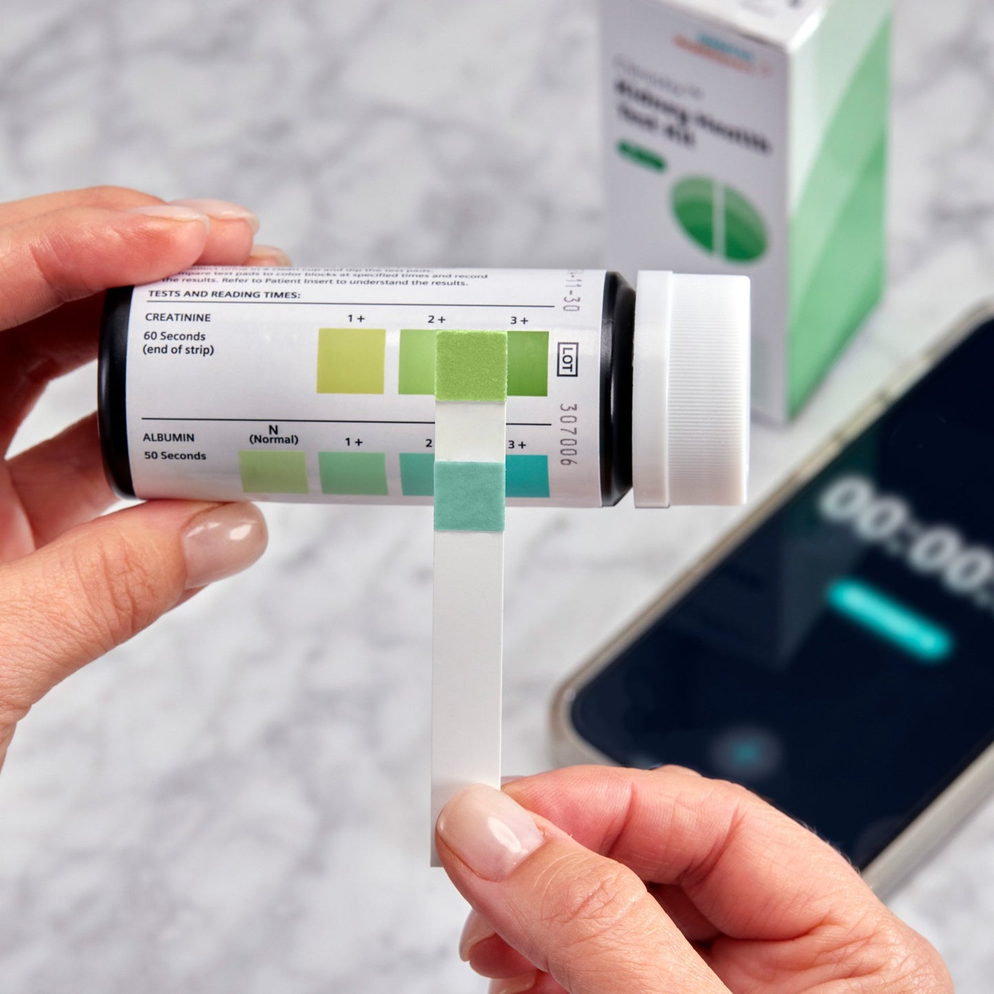 Clinistix™ Urinalysis Test Kit Albumin / Creatinine / Creatinine Ratio 5 Tests per Kit CLIA Waived (1244781_KT)
