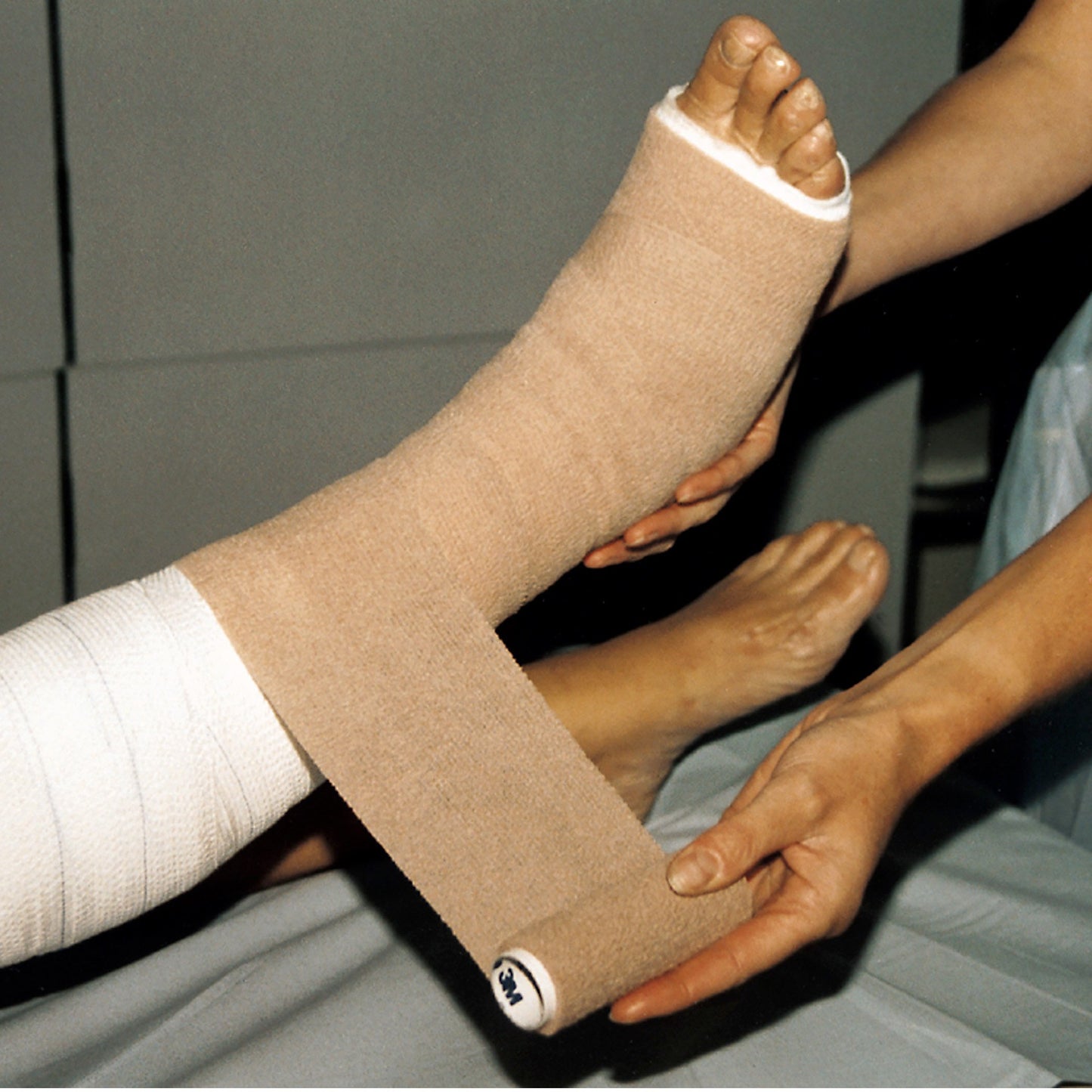 3M™ Coban™ Cohesive Bandage 4 Inch X 5 Yard Self-Adherent Closure Tan NonSterile Standard Compression (684274_BX)