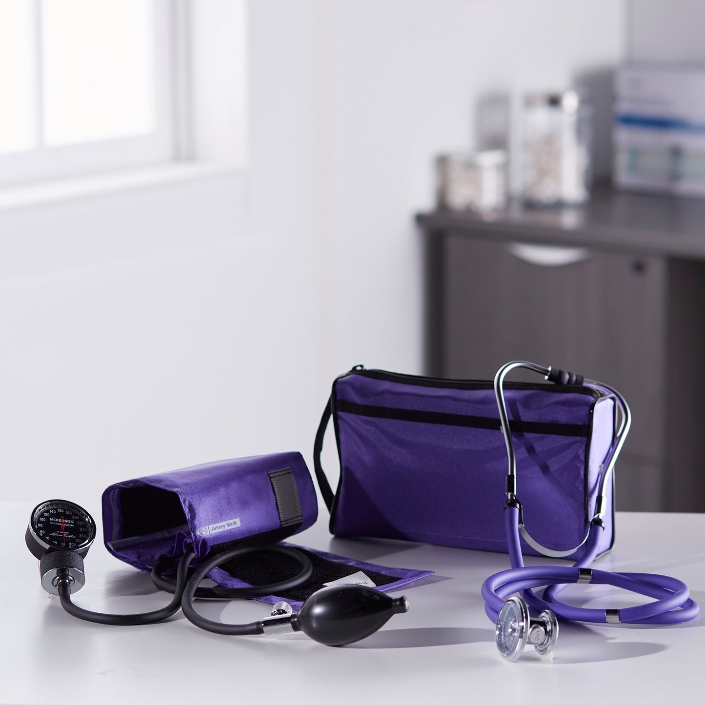 McKesson Brand Reusable Aneroid / Stethoscope Set 23 to 33 cm Adult Cuff Dual Head Sprague Stethoscope Pocket Aneroid (1029677_BX)