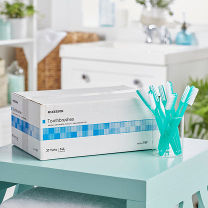 McKesson Toothbrush Green Adult Soft (888502_BX)
