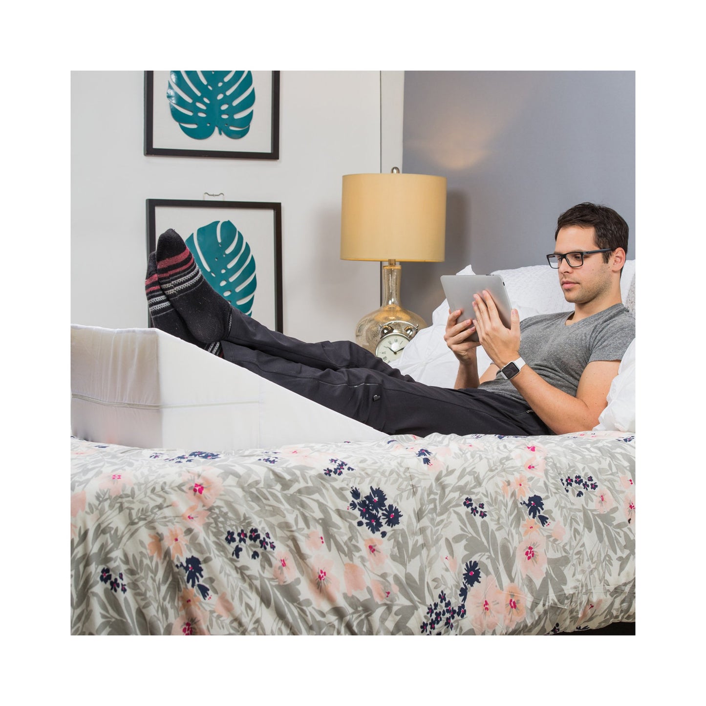 DMI® Positioner Wedge 24 W X 24 L X 10 H Inch Foam Freestanding (415881_EA)