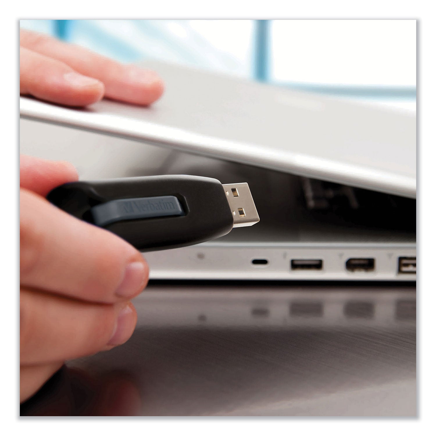 verbatim-store-n-go-v3-usb-3-0-drive-num-pg9605_3